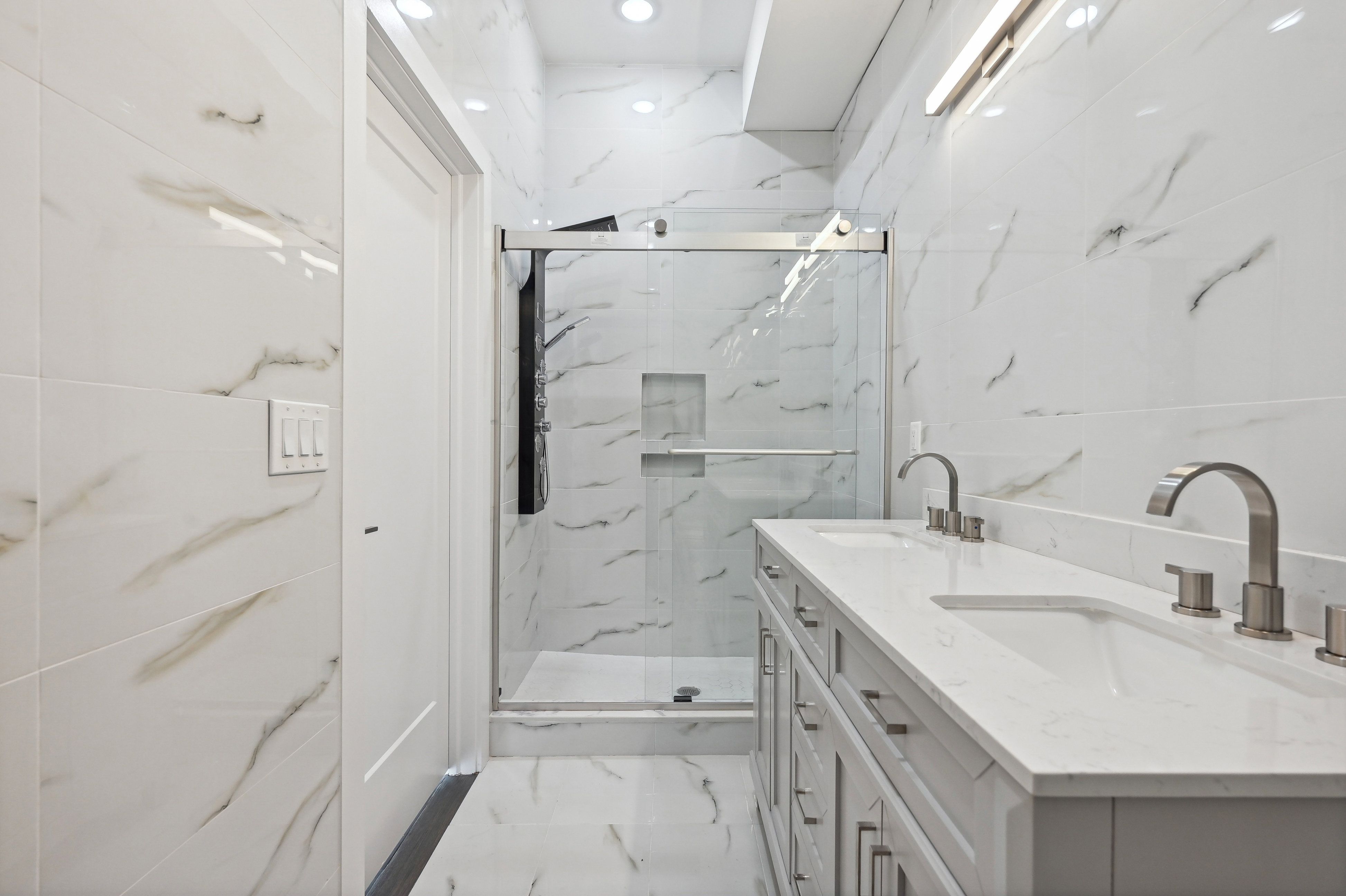 119 Van Horne St Unit# 1