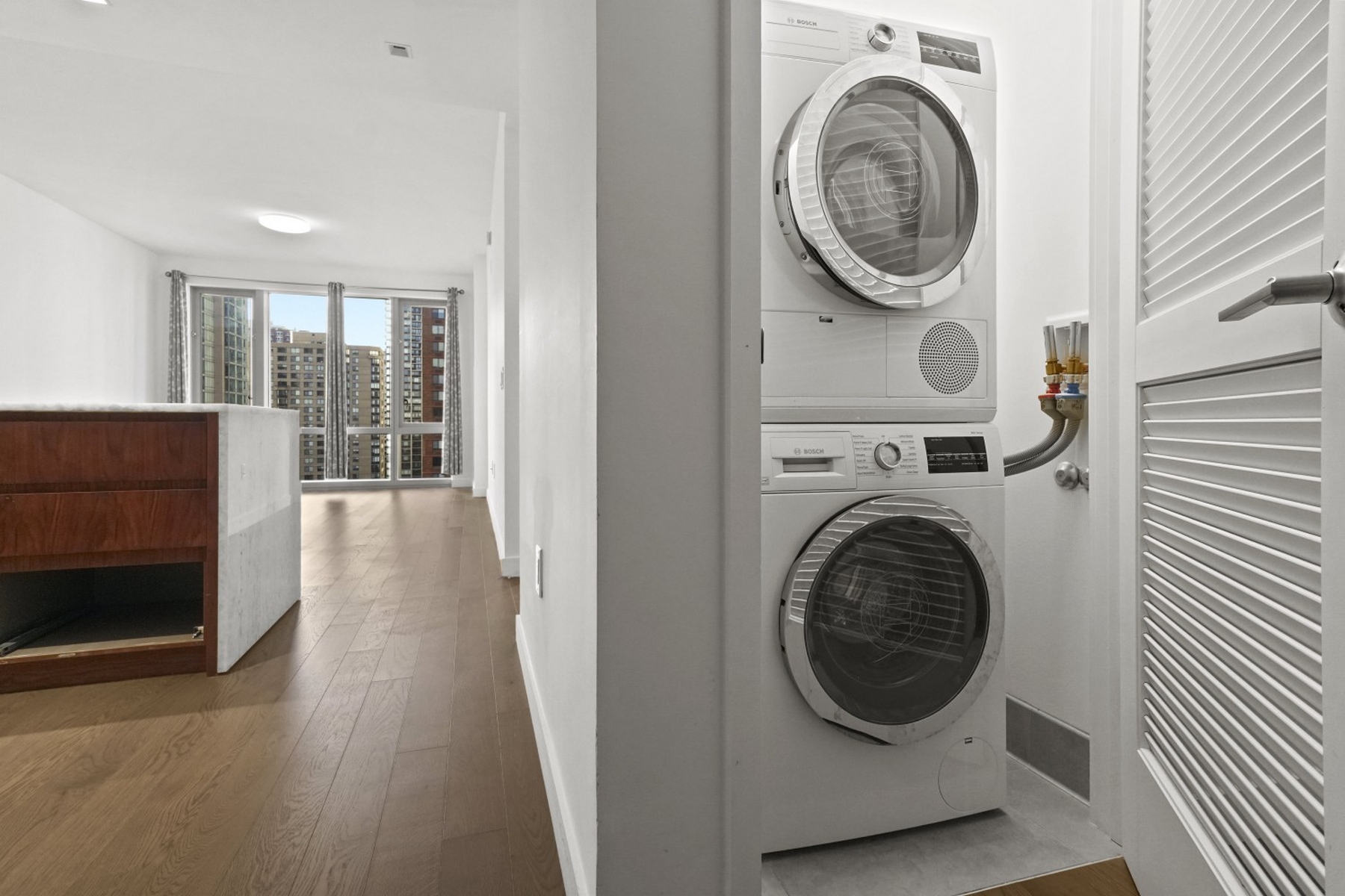 75 Park Lane South Unit# 1708