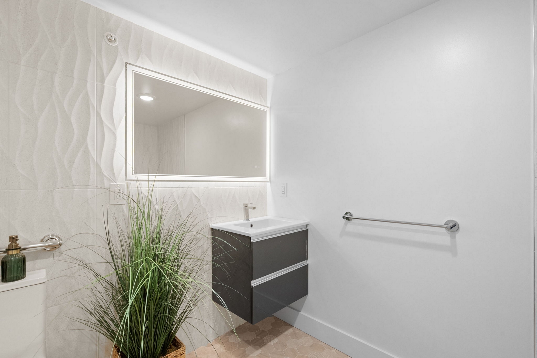 545 Palisade Ave Unit# 4