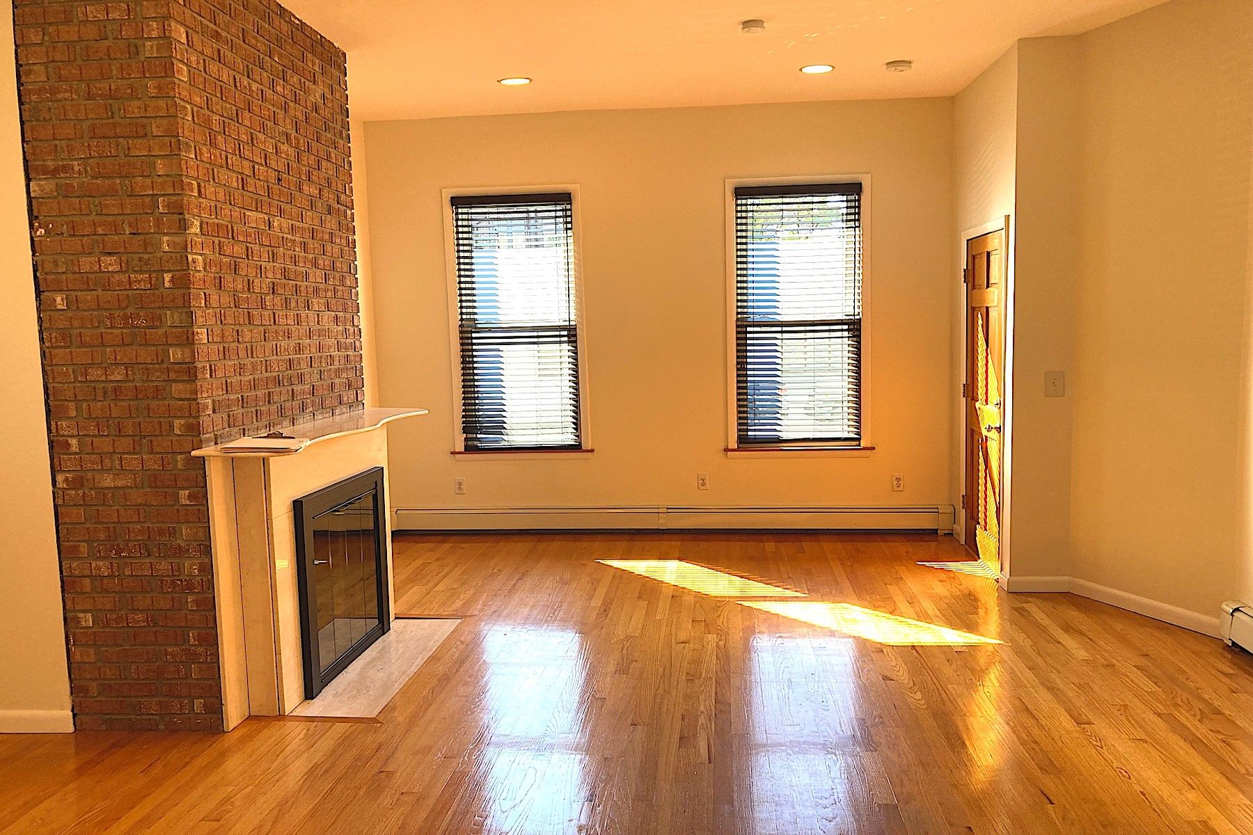 284 Magnolia Ave Unit# 1