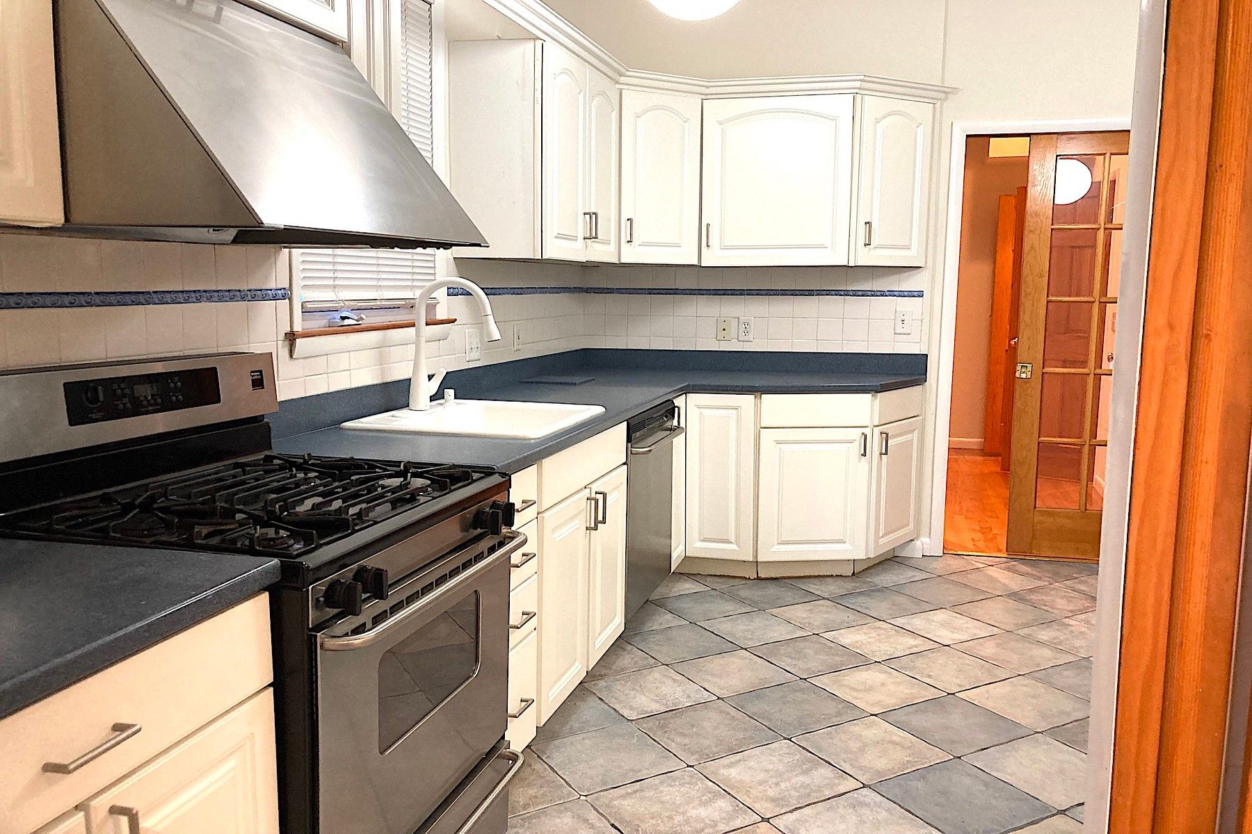 284 Magnolia Ave Unit# 1