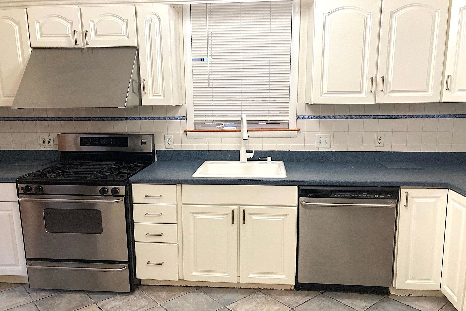 284 Magnolia Ave Unit# 1