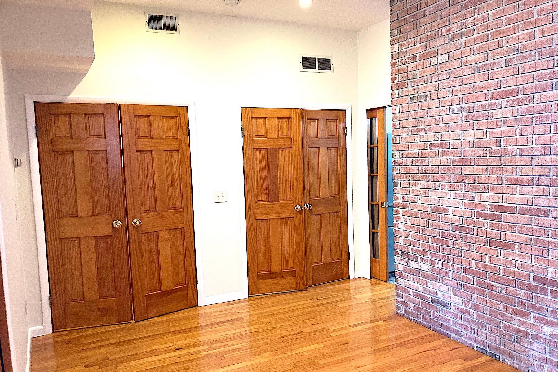 284 Magnolia Ave Unit# 1