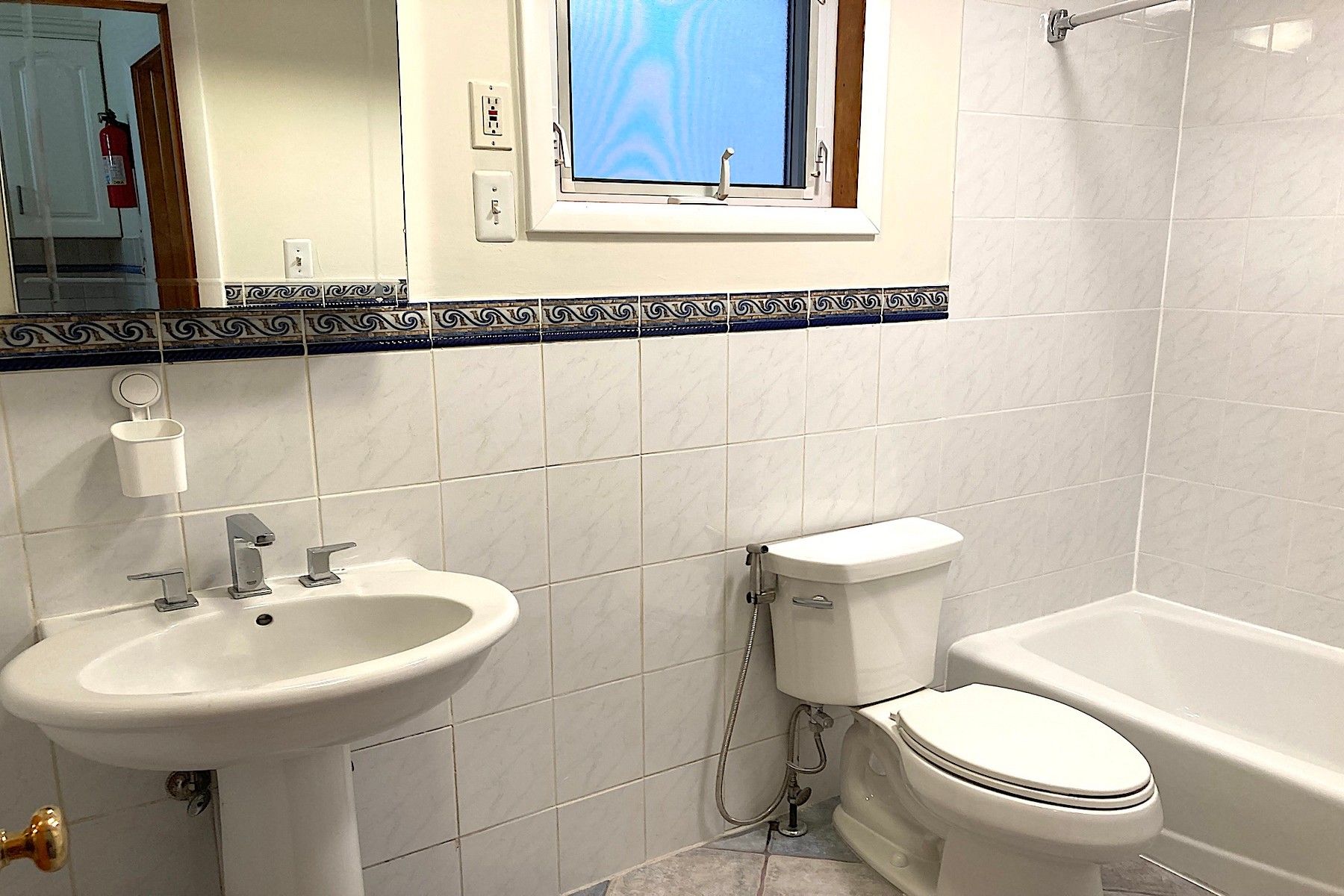 284 Magnolia Ave Unit# 1