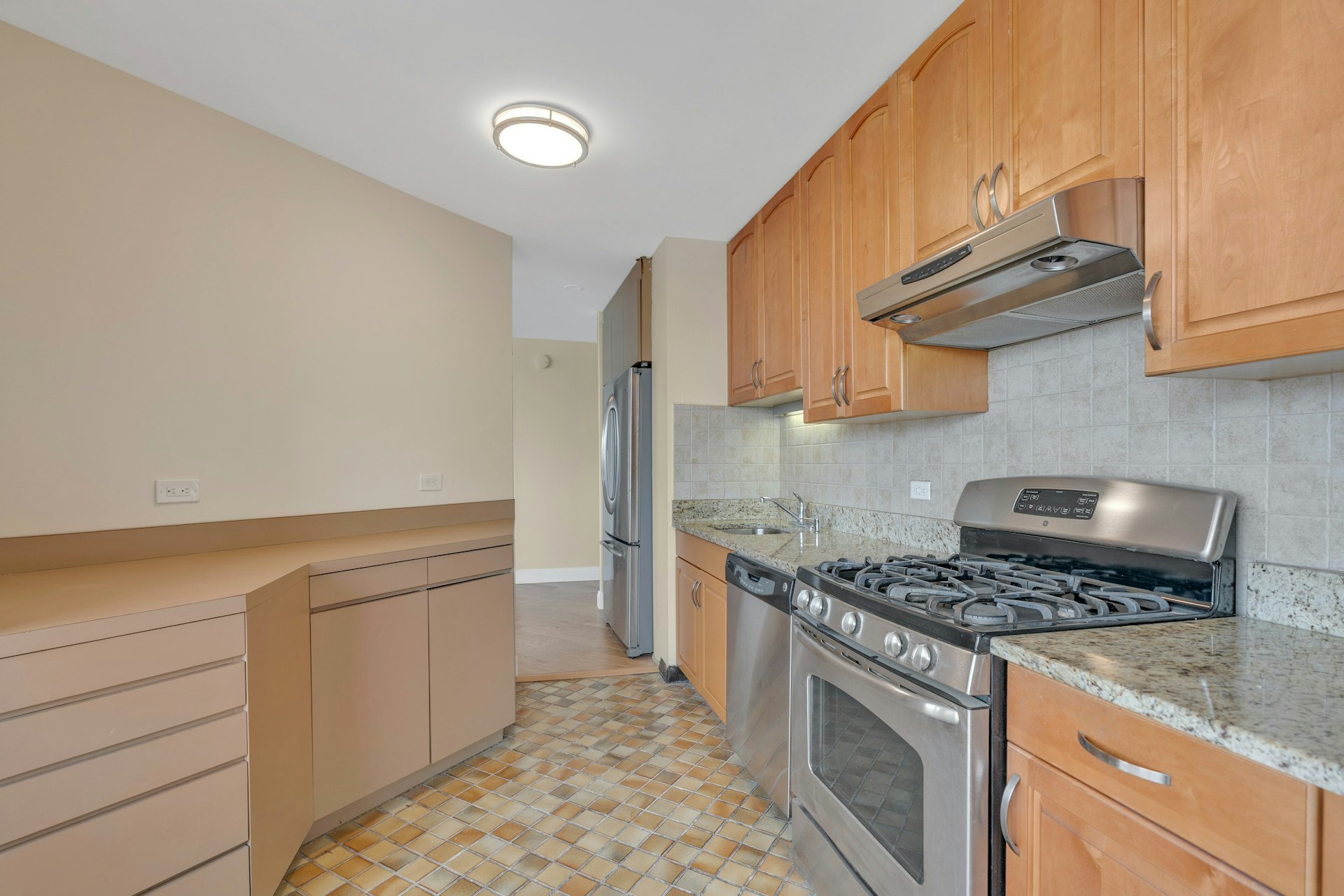 7004 JFK Boulevard East Unit# 33D