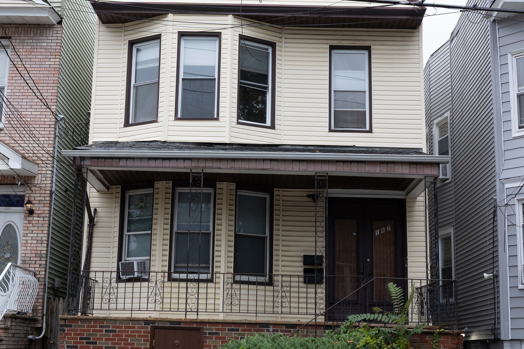 187 Clerk St Unit# B