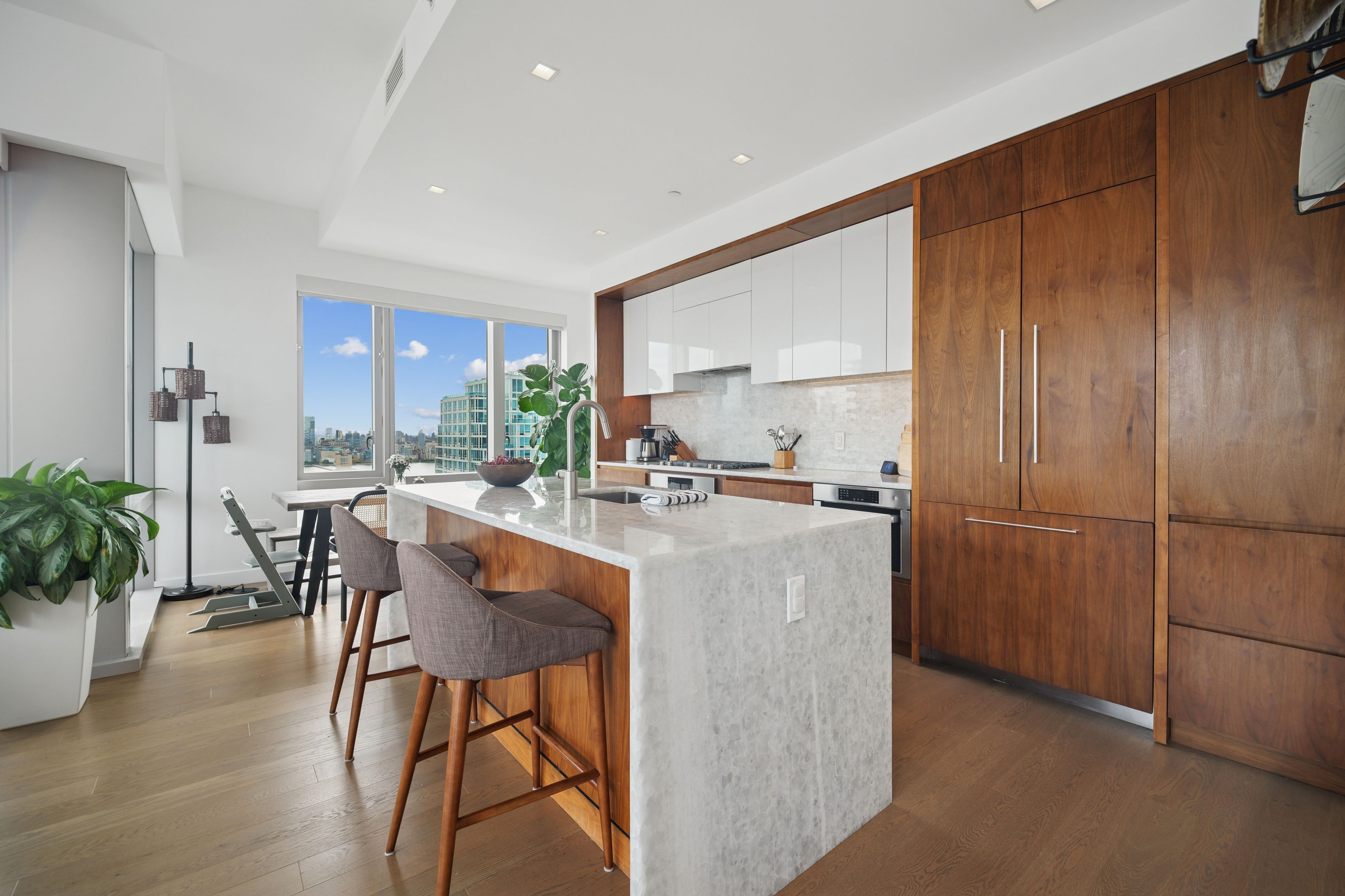 75 Park Lane South 2803