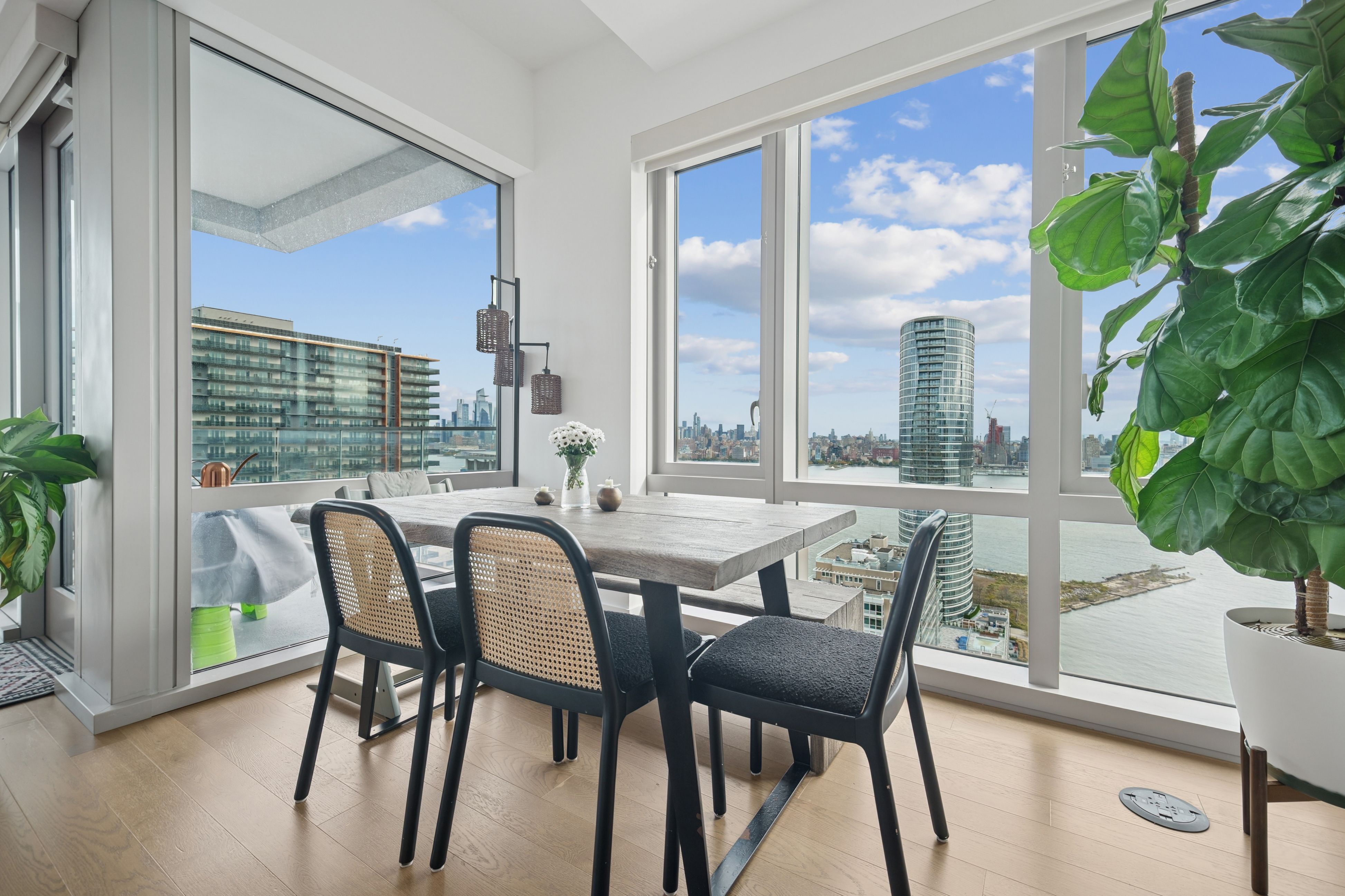 75 Park Lane South 2803