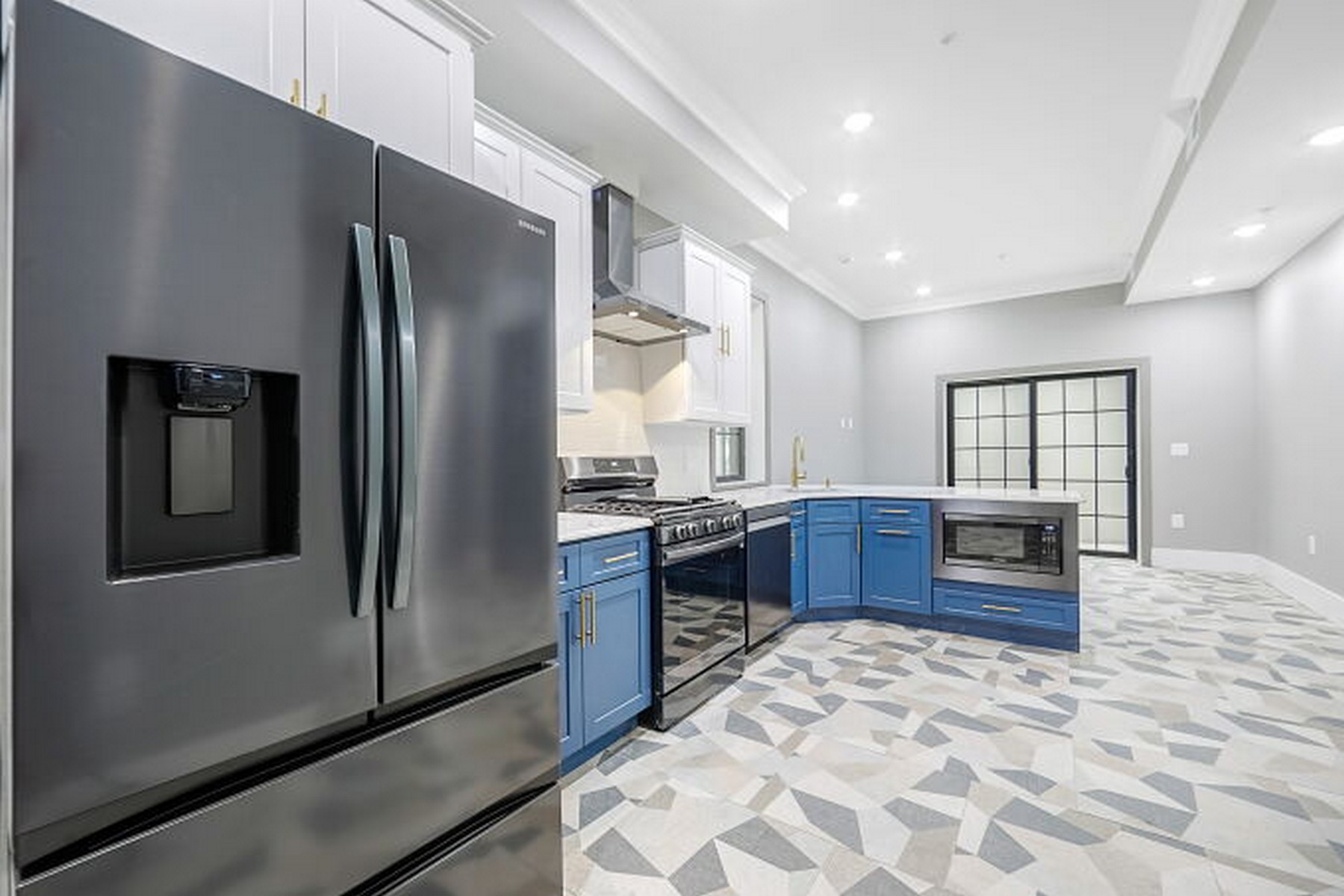 24 Romaine Ave Unit# A1