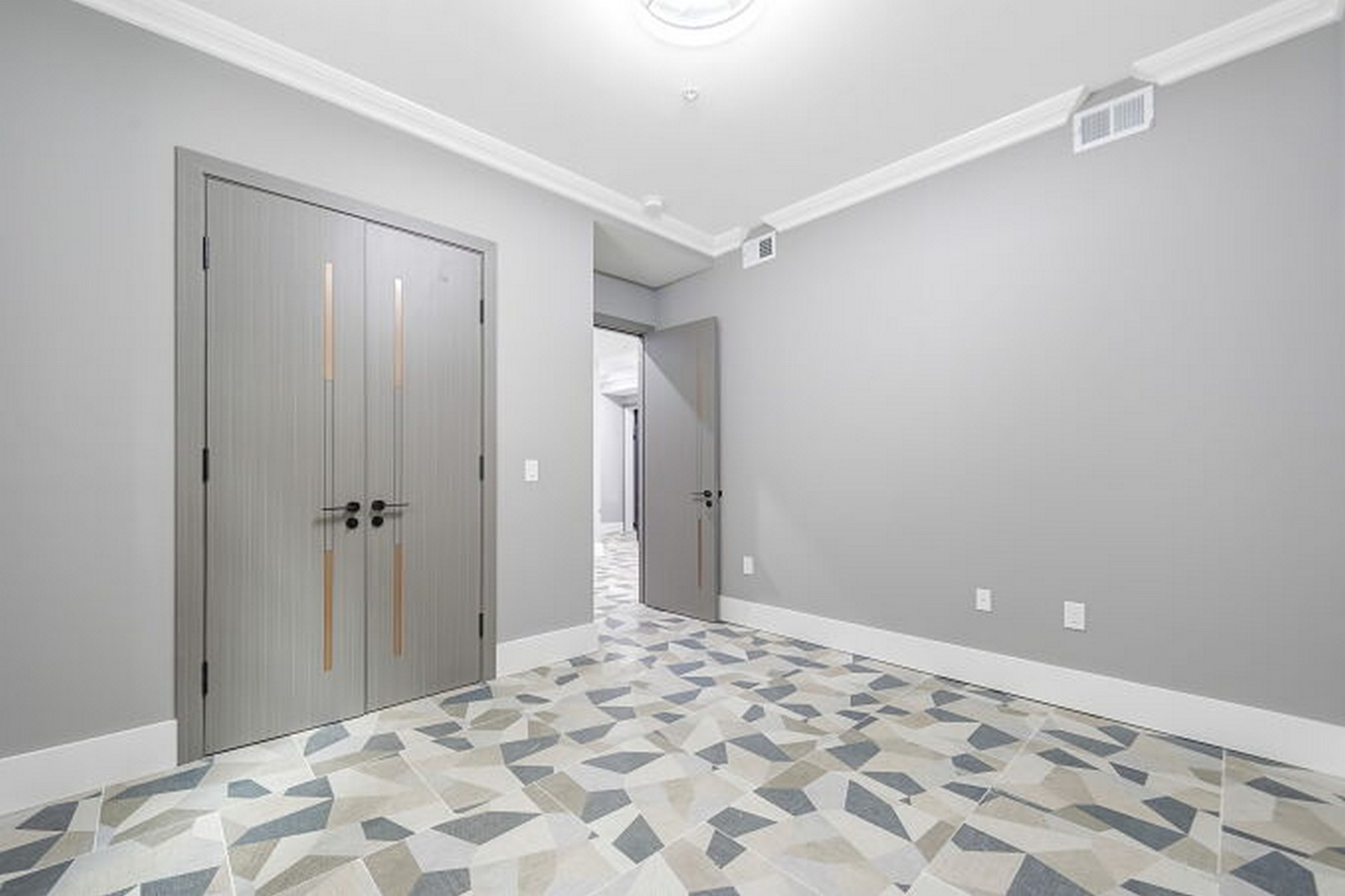 24 Romaine Ave Unit# A1