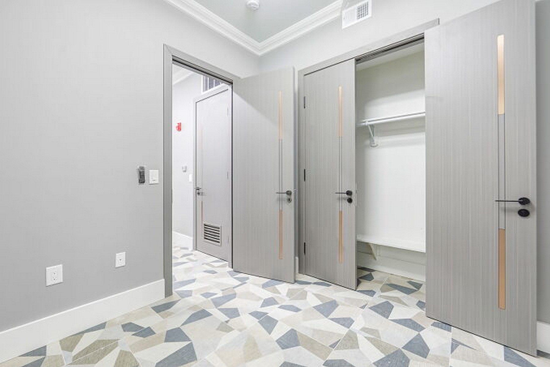 24 Romaine Ave Unit# A1