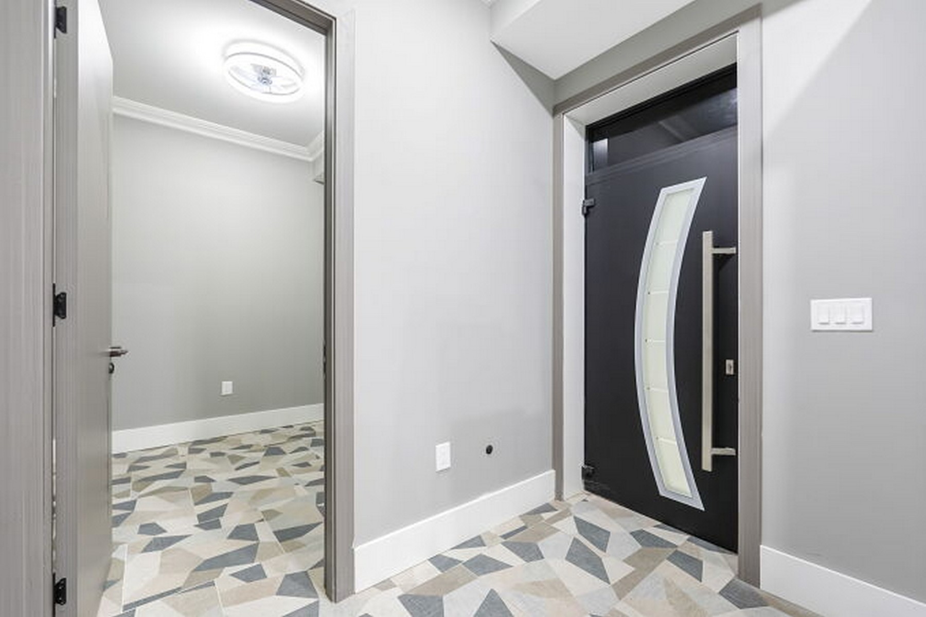 24 Romaine Ave Unit# A1