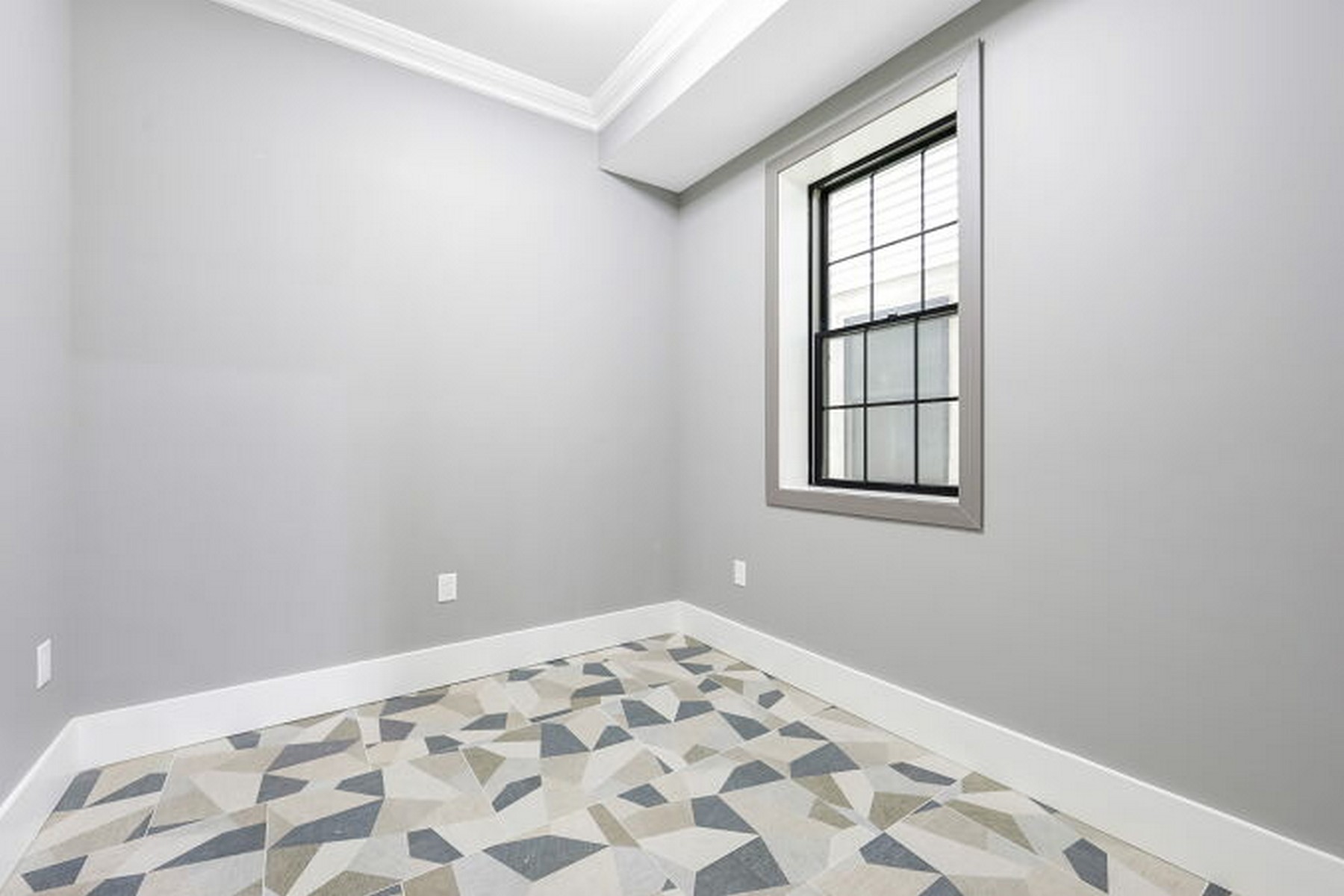 24 Romaine Ave Unit# A1