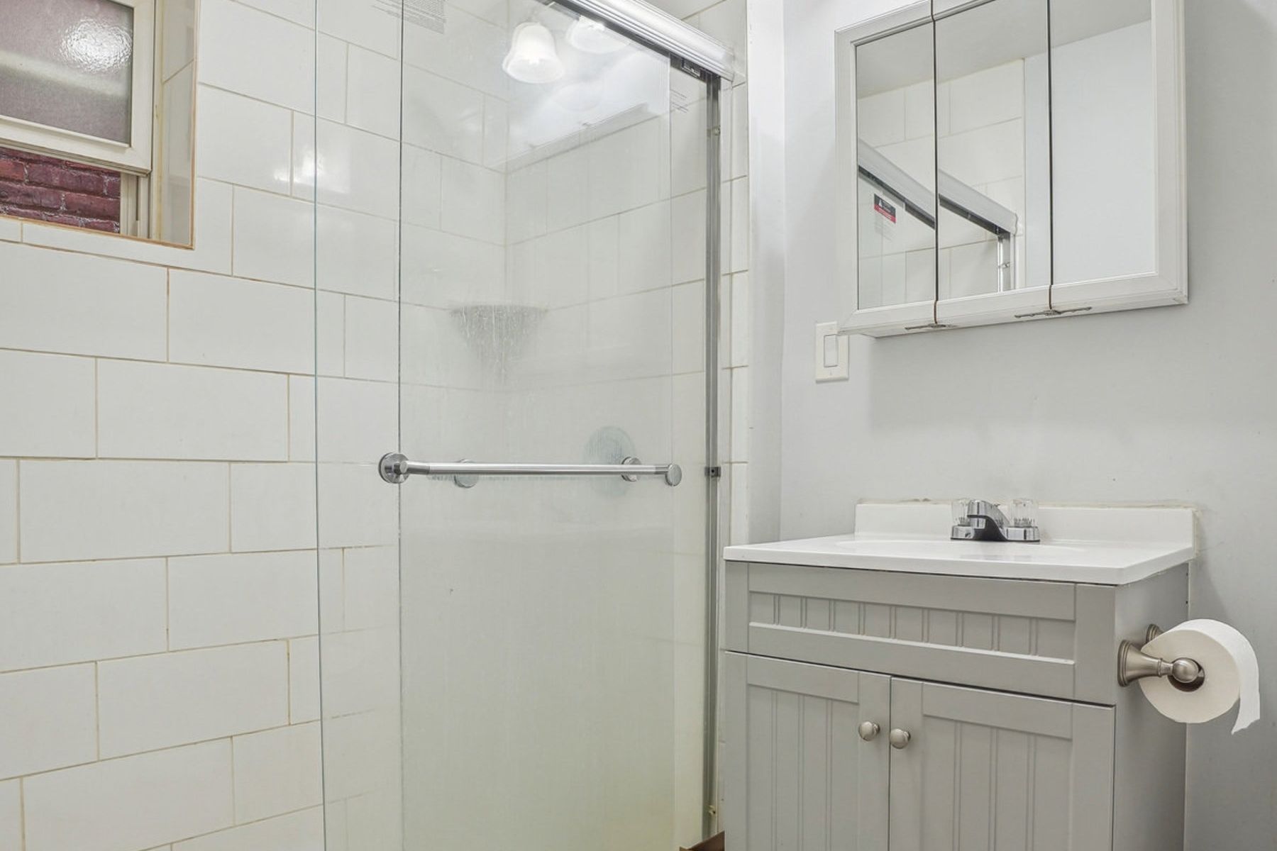 93 Monticello Ave Unit# 2F