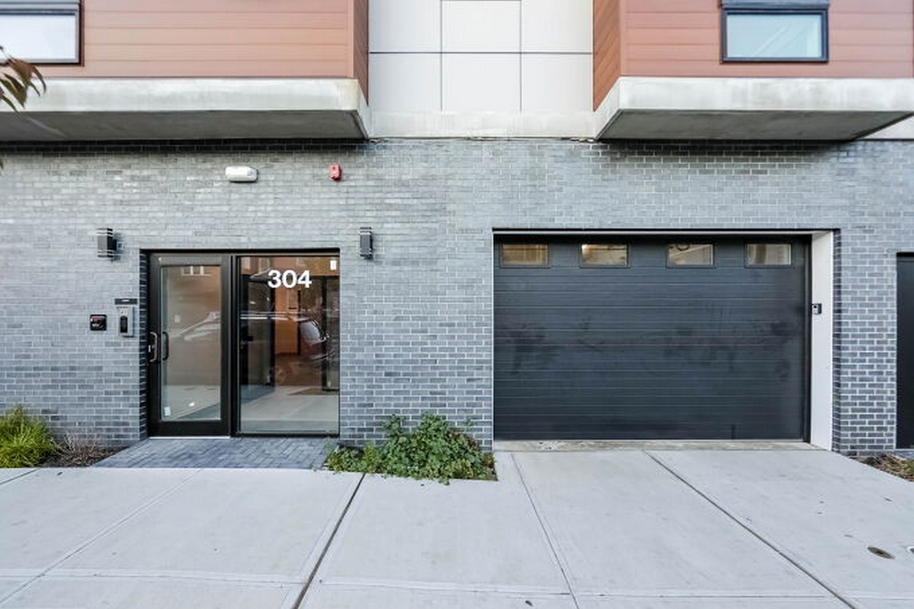 304 61st St Unit# 3D