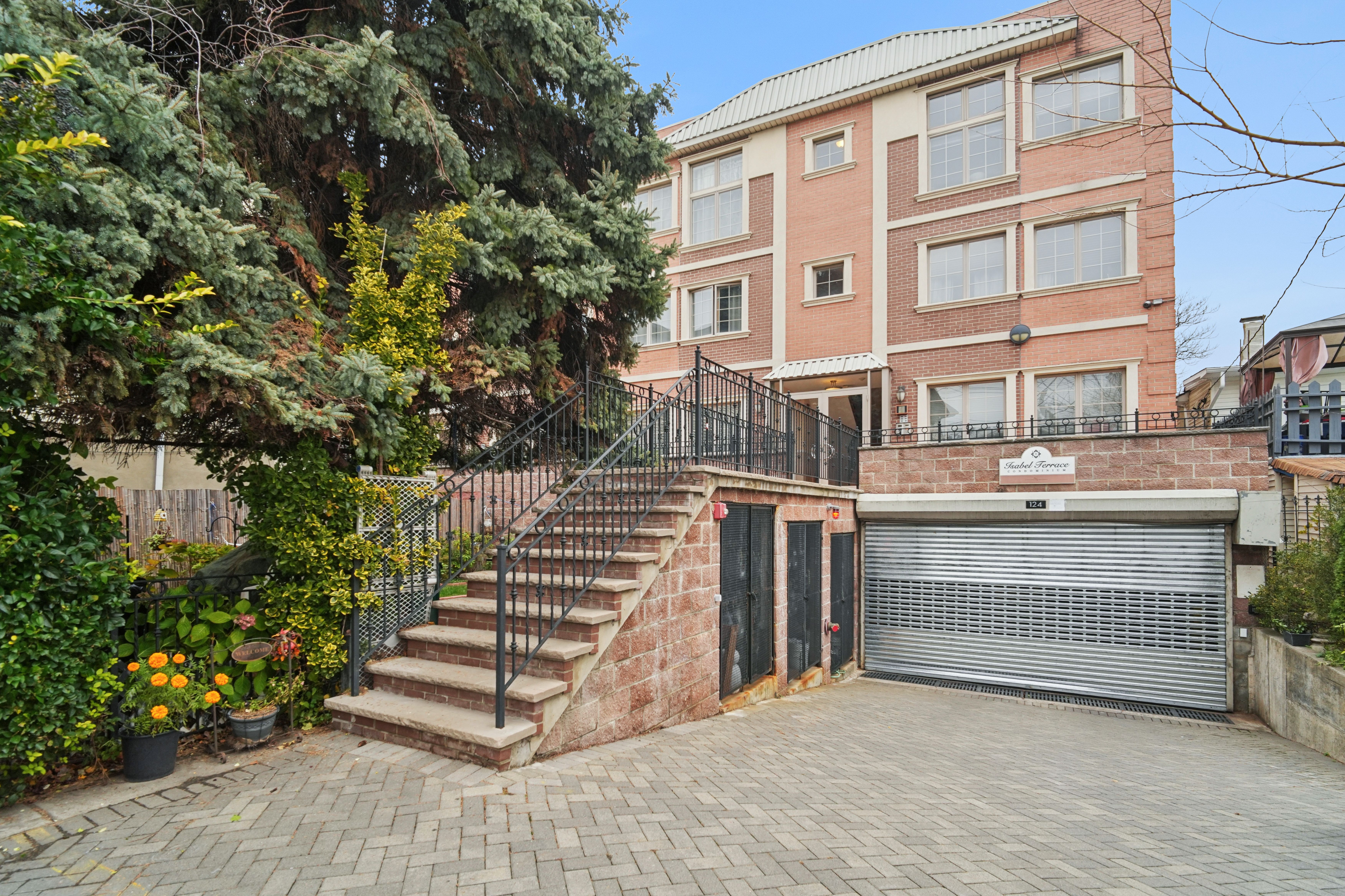 124 68th Street #203