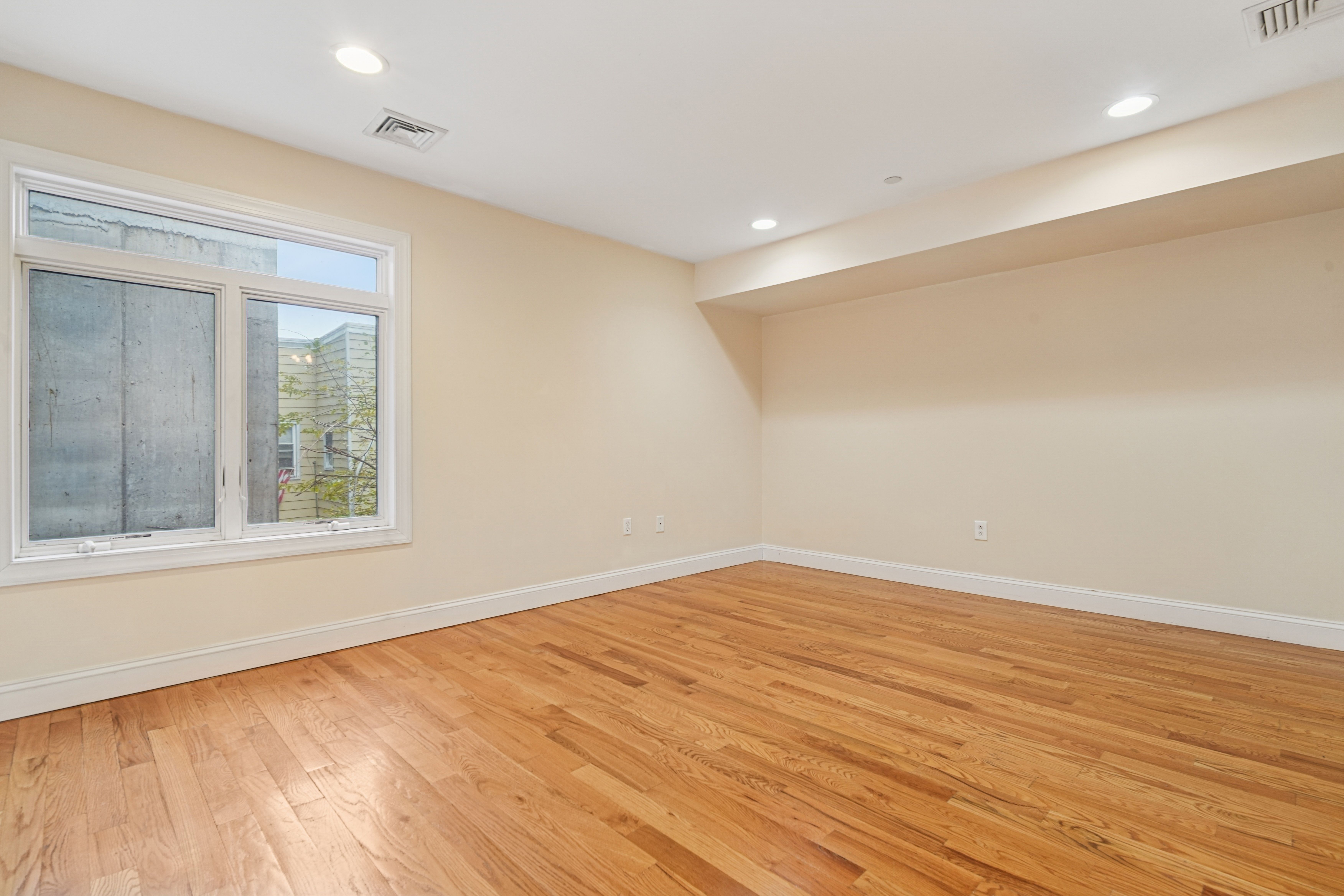 124 68th Street #203