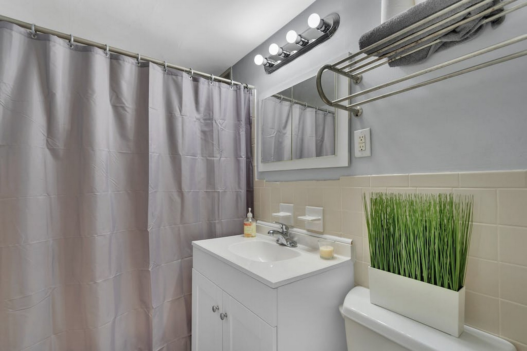 8800 Blvd East Unit# 6C