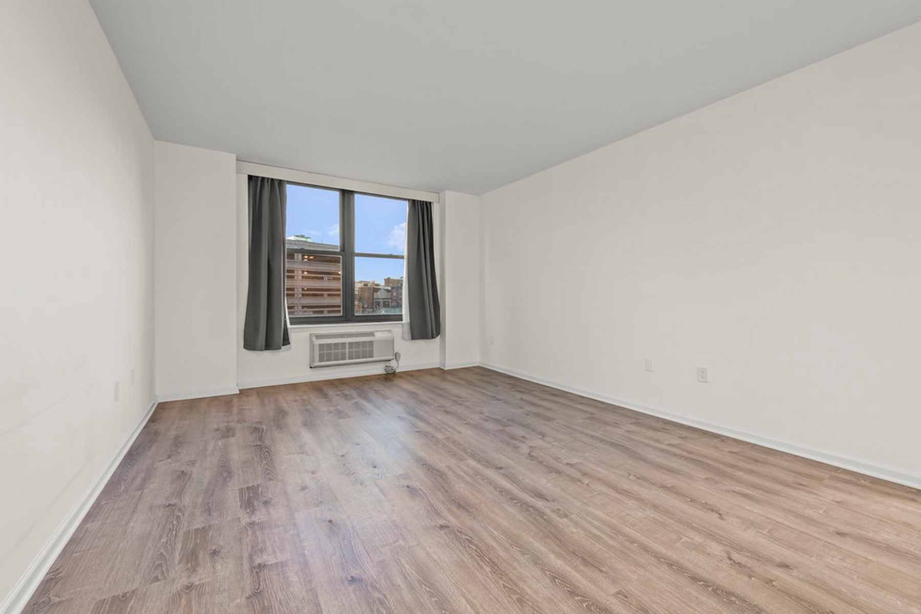 102 Christopher Columbus Dr Unit# 303