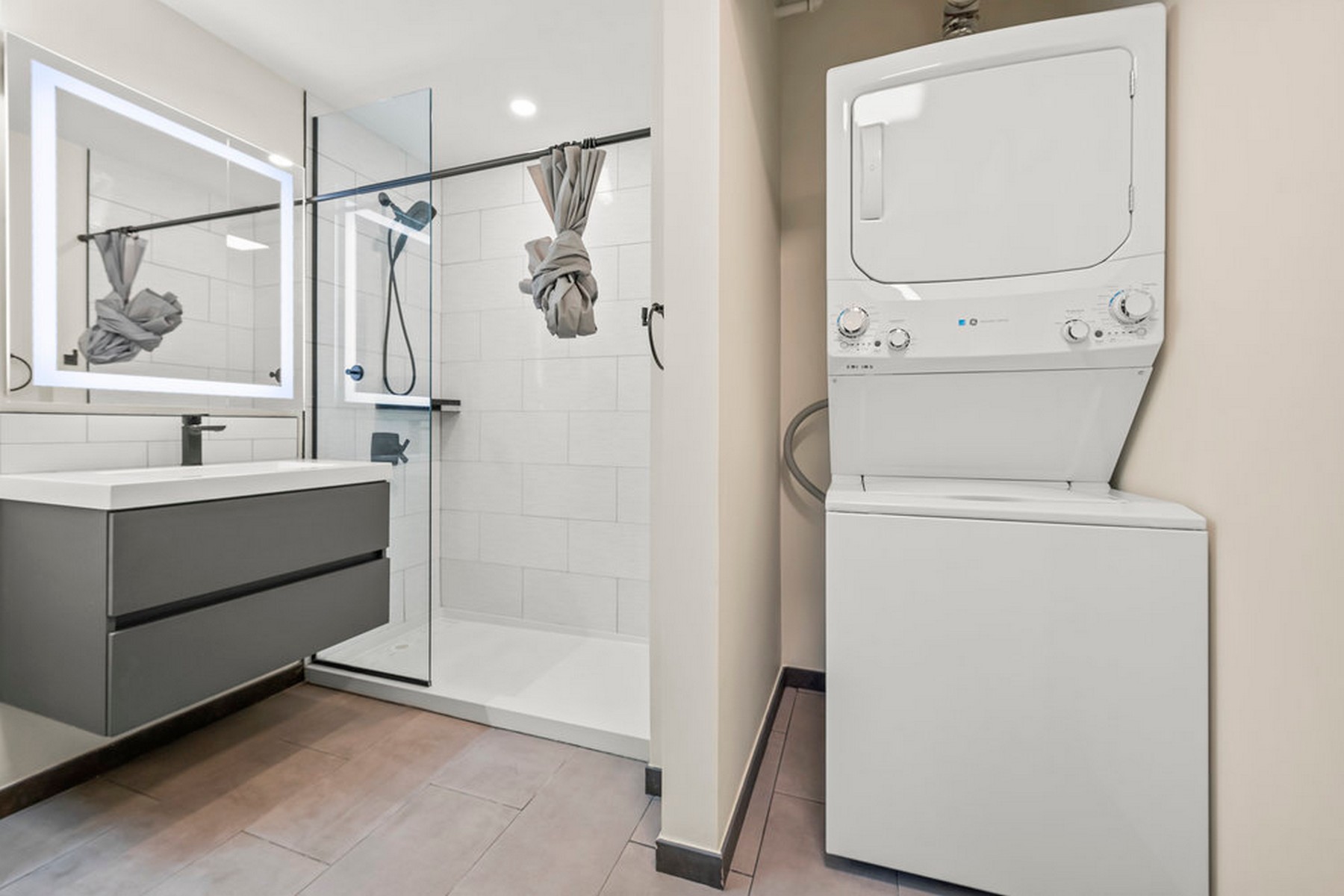 102 Christopher Columbus Dr Unit# 303