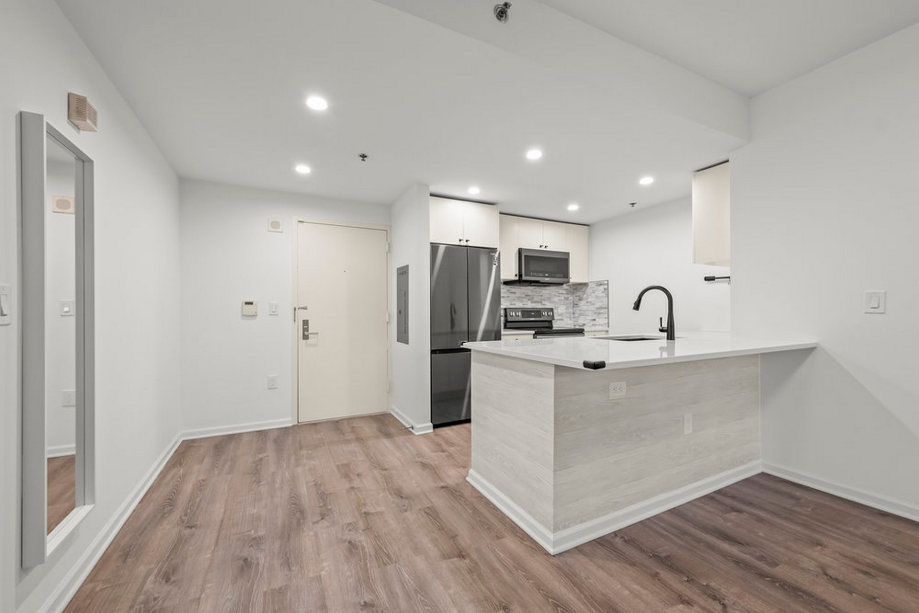 102 Christopher Columbus Dr Unit# 303