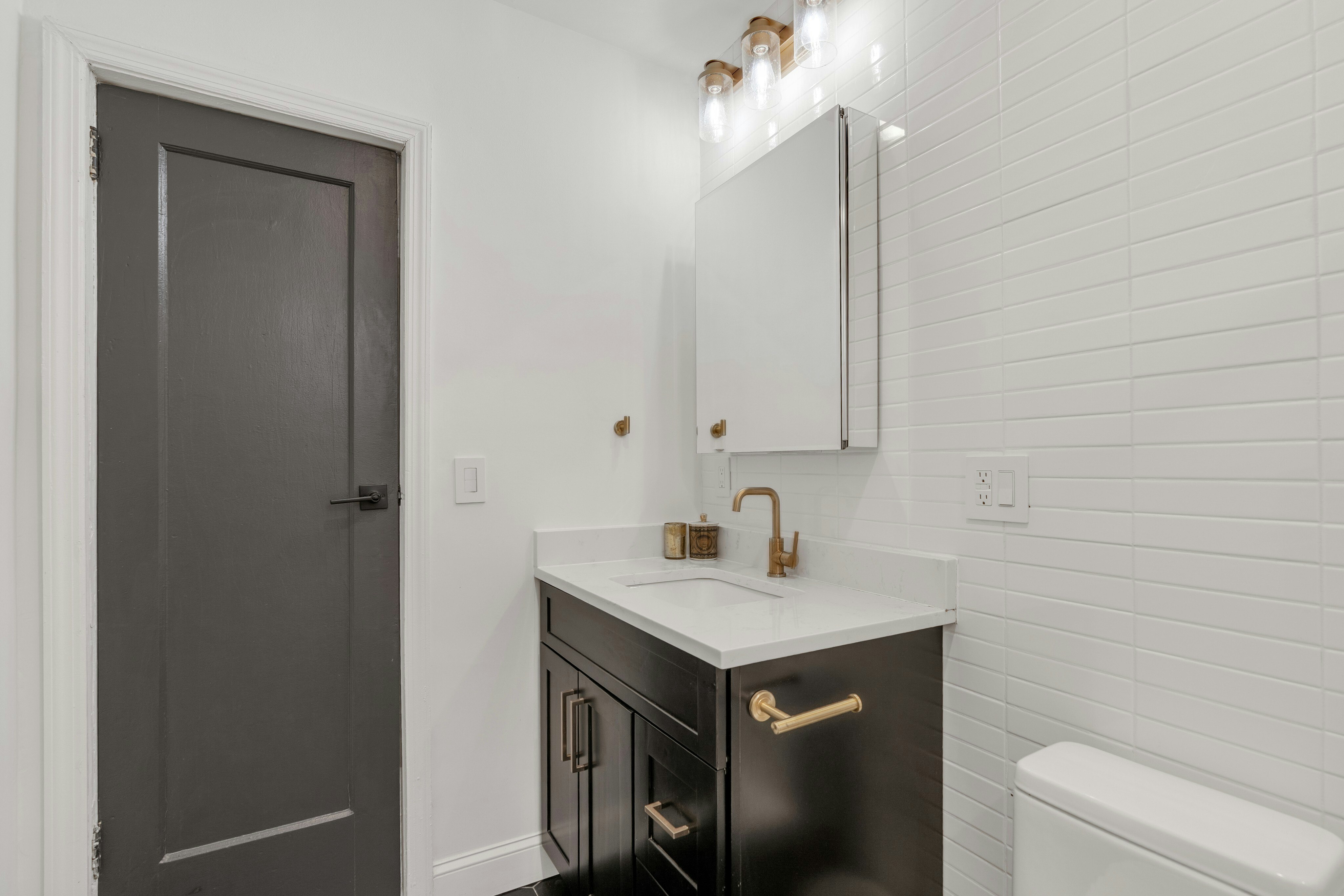 107 Kensington Avenue, unit 101 