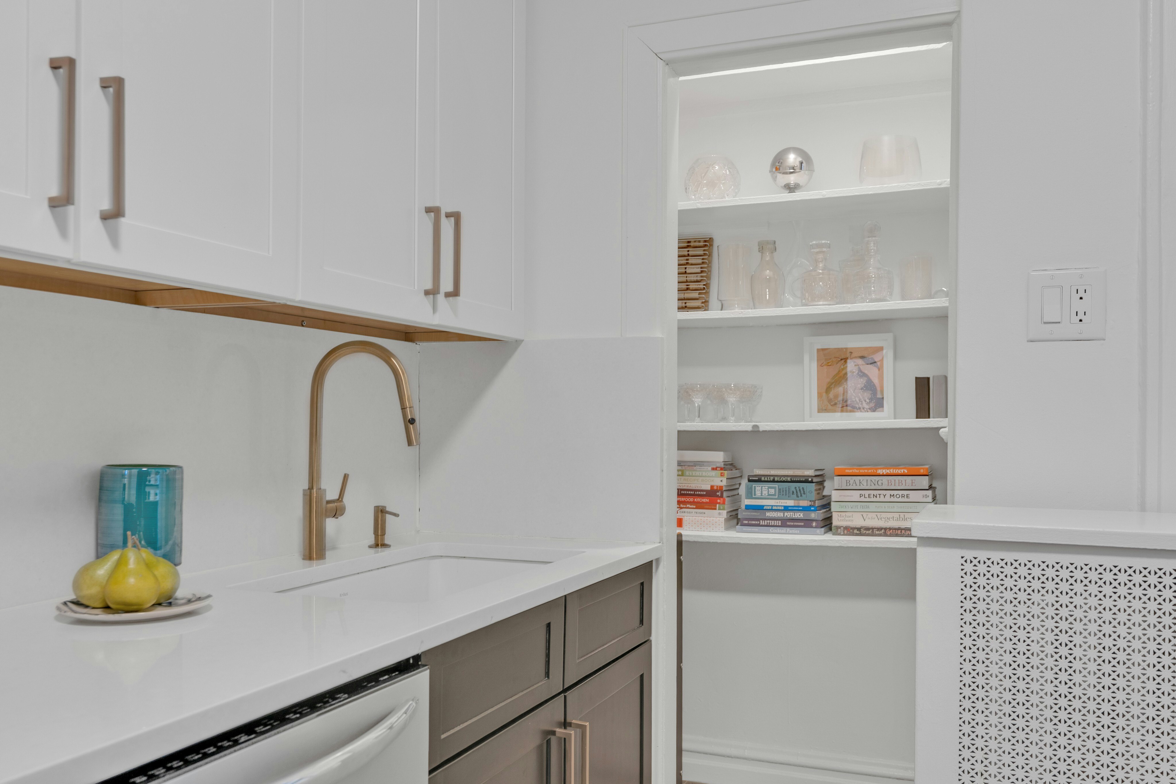 107 Kensington Avenue, unit 101 