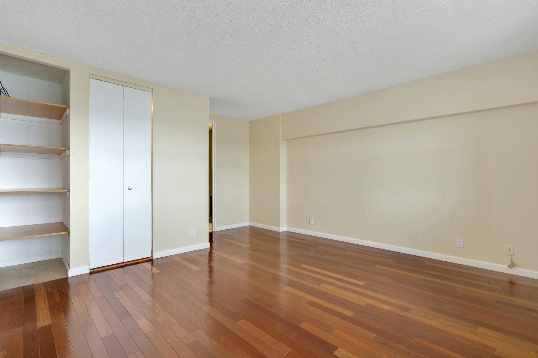 7002 JFK Boulevard East Unit 19A