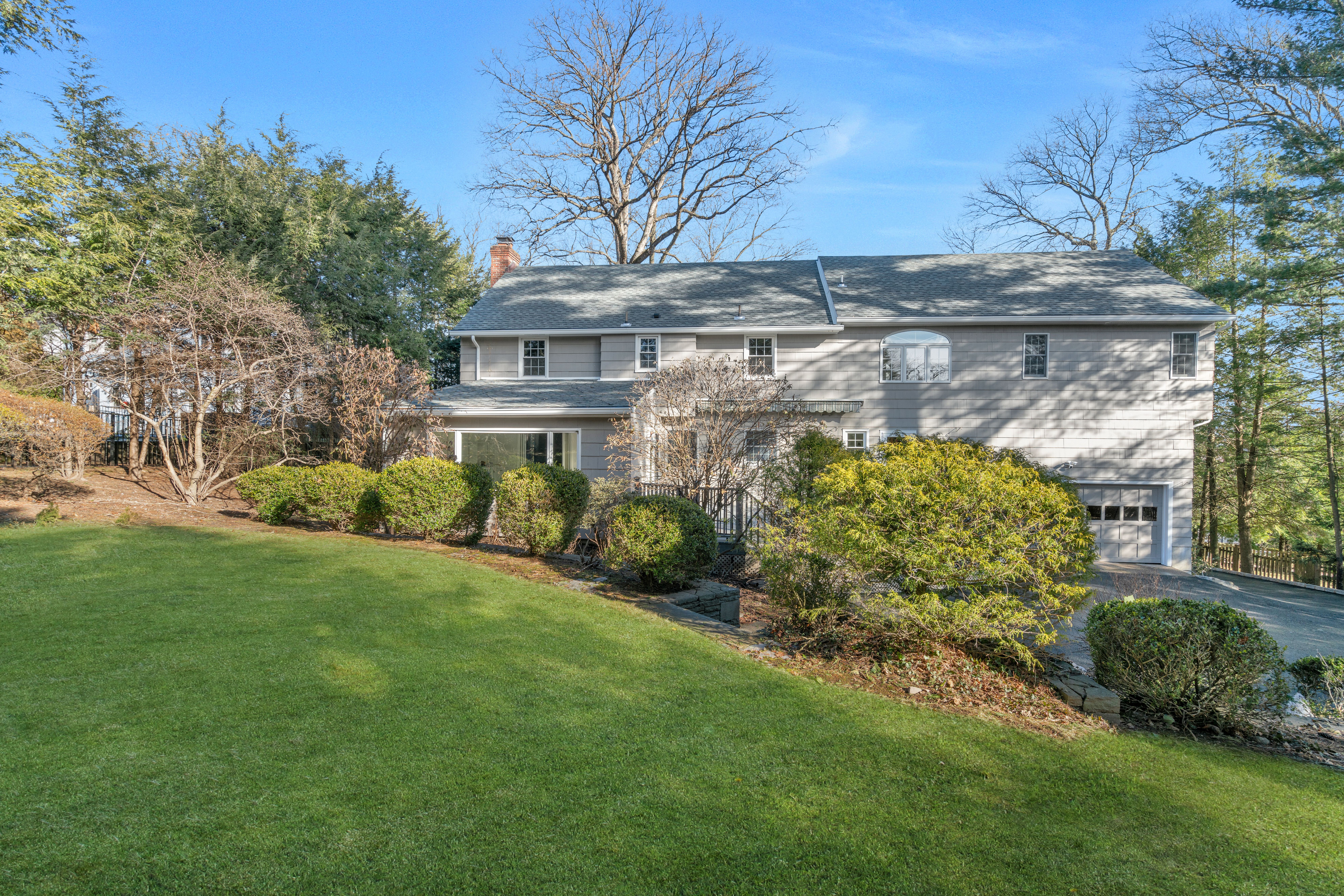 122 Crest Road 