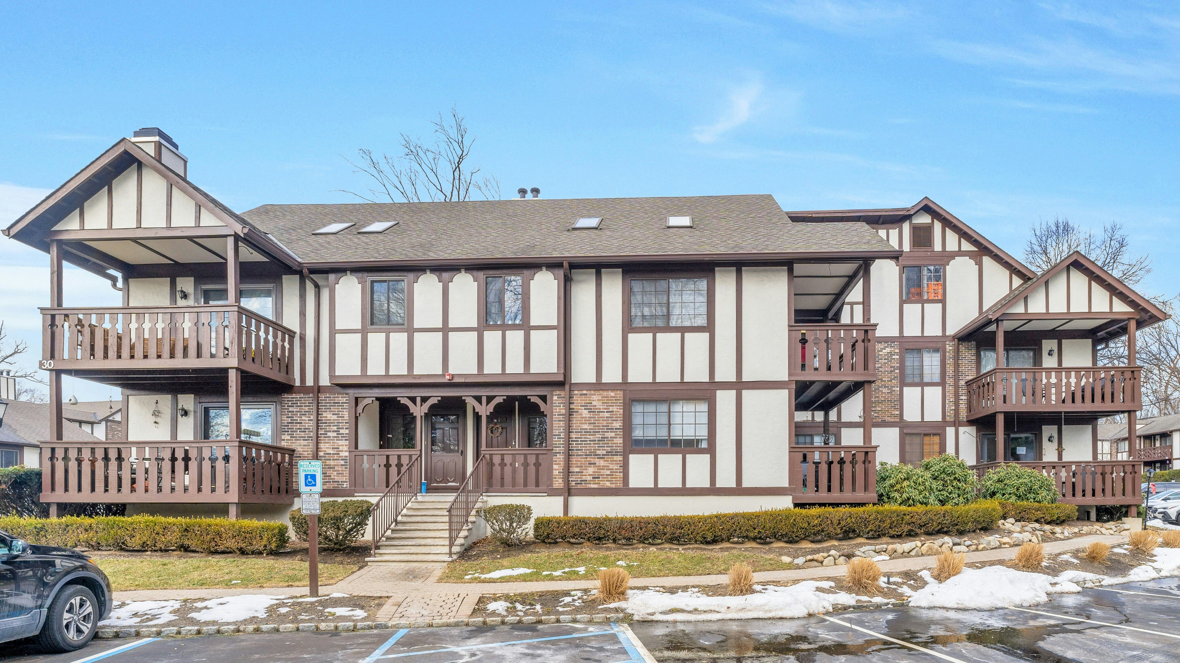 3004 Stowe Lane 