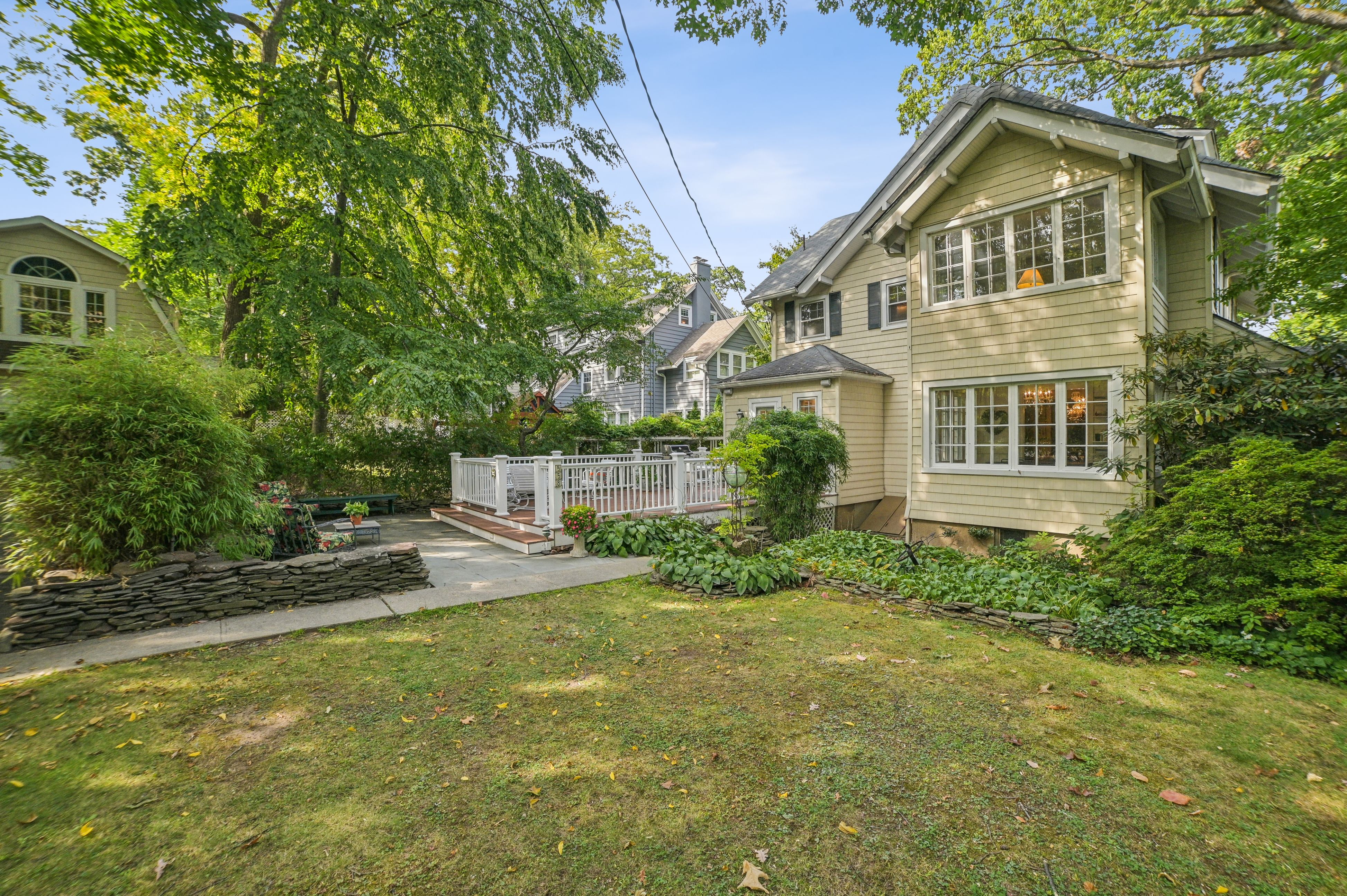 558 Park Street 
