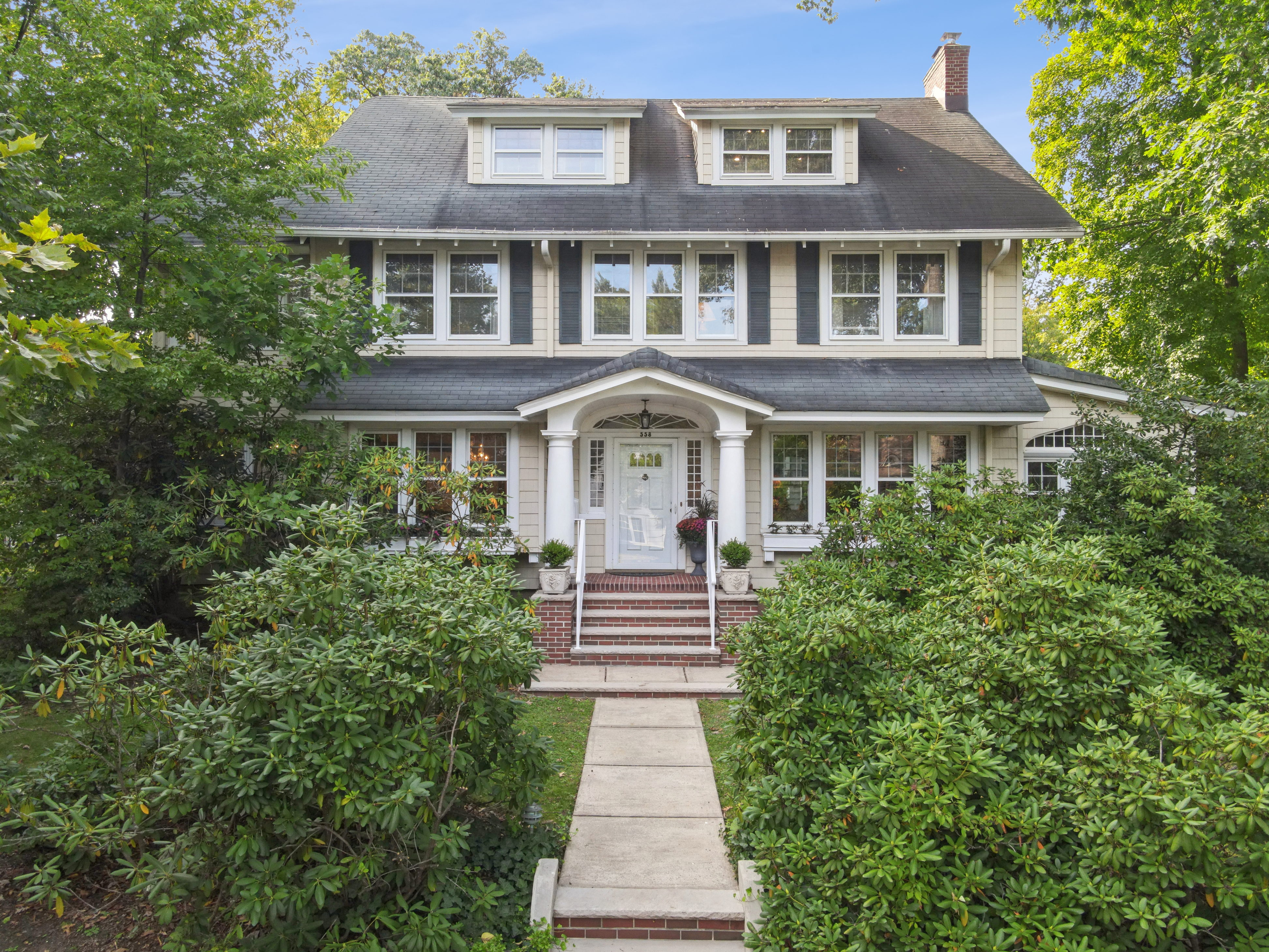 558 Park Street 