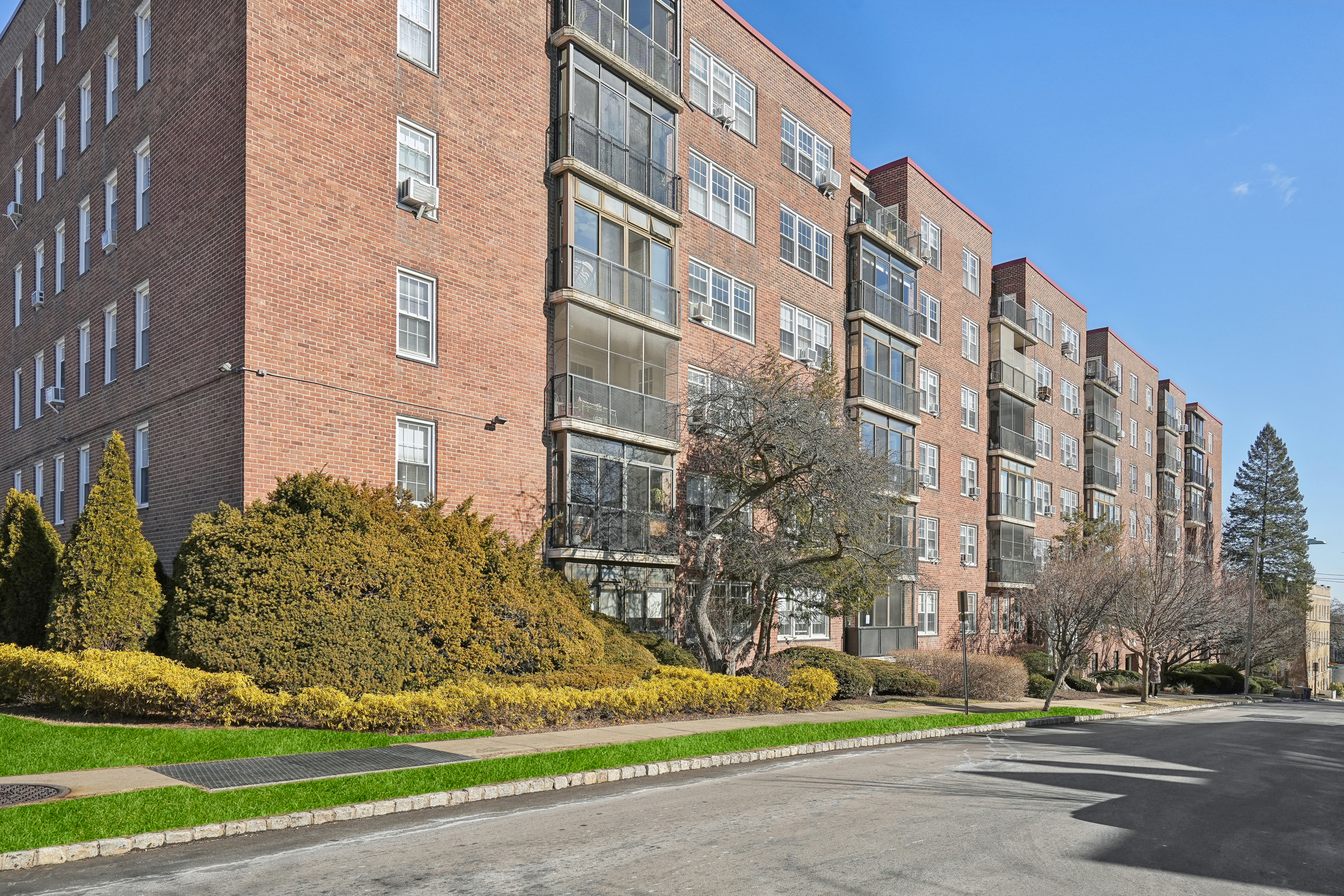 5 Roosevelt Place, #6G 