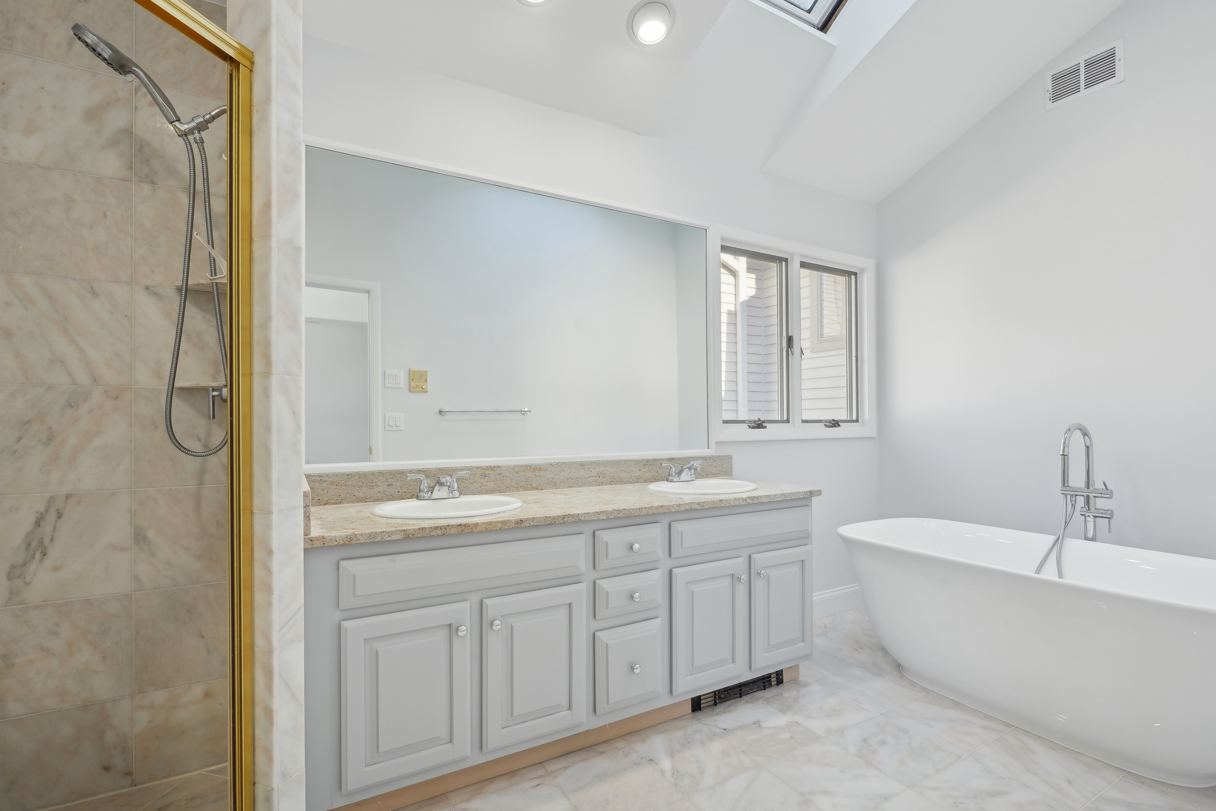 836 Hemlock Court 