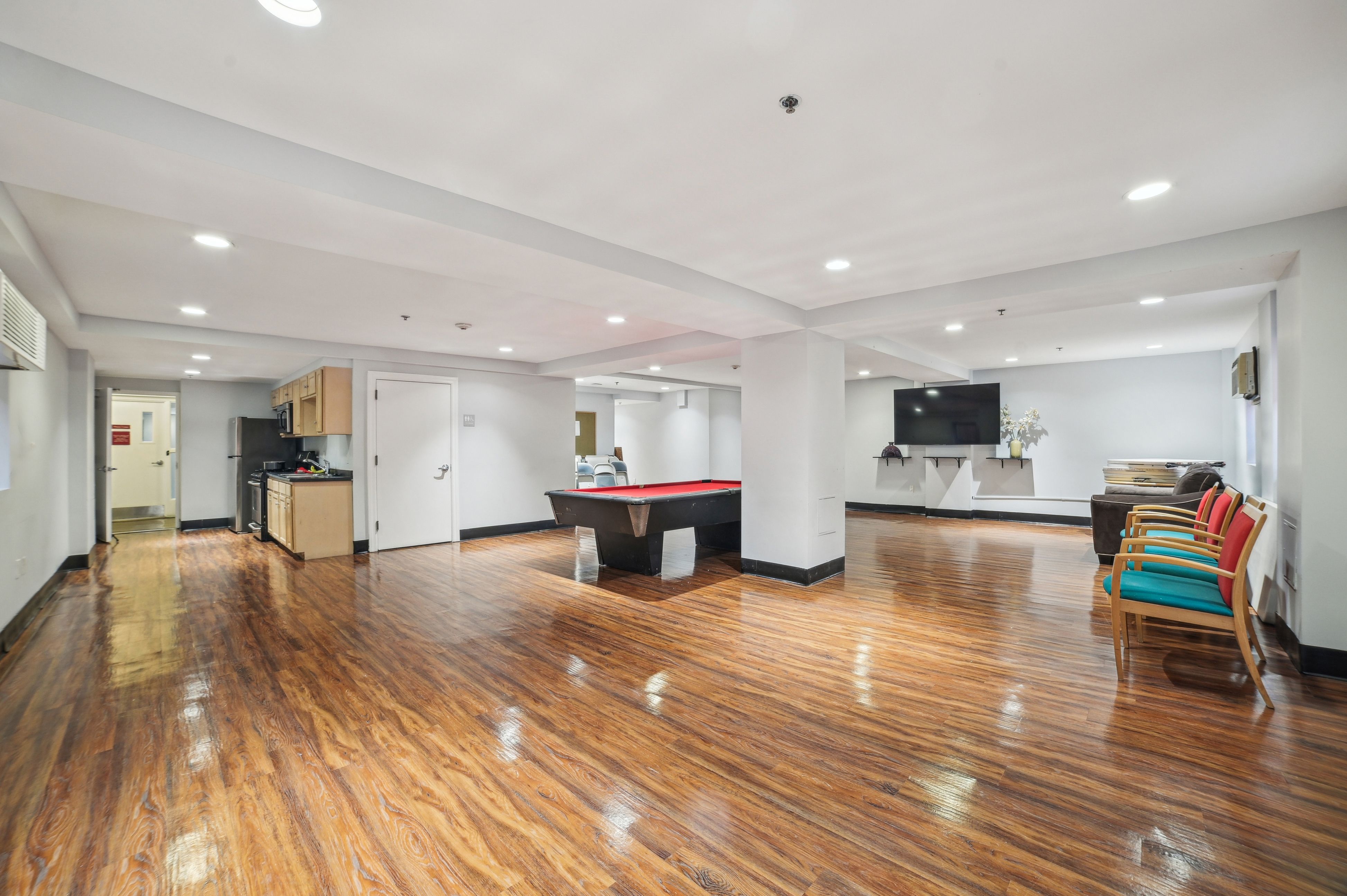 70 South Munn Avenue 311