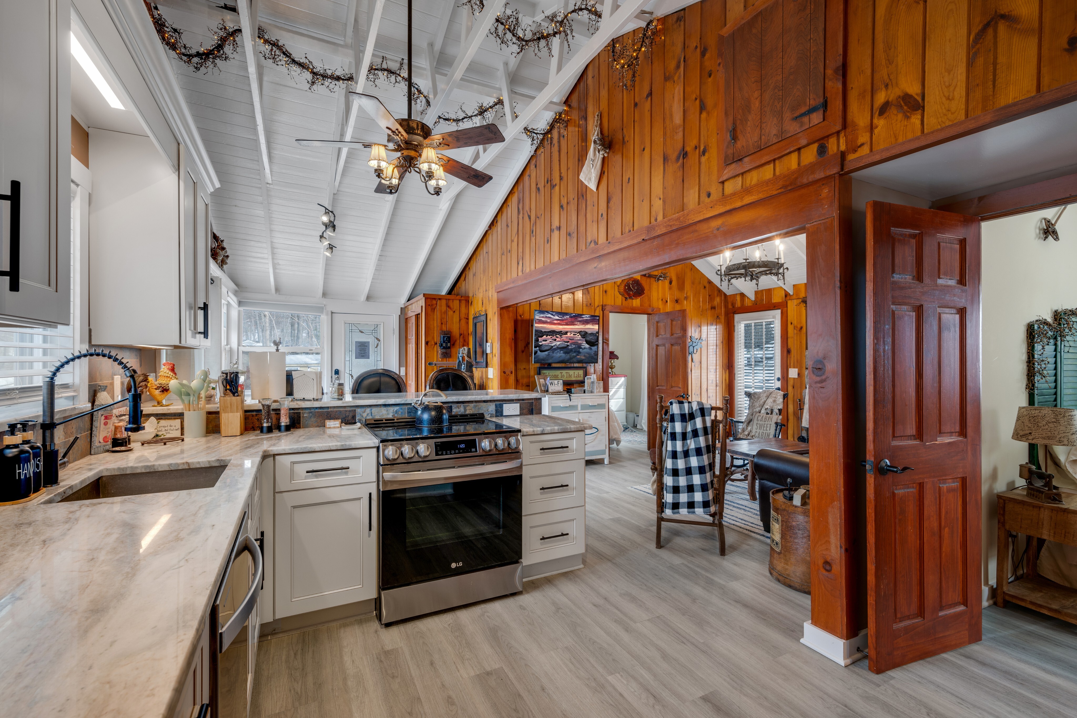 49 Lakeshore Drive Northwest 
