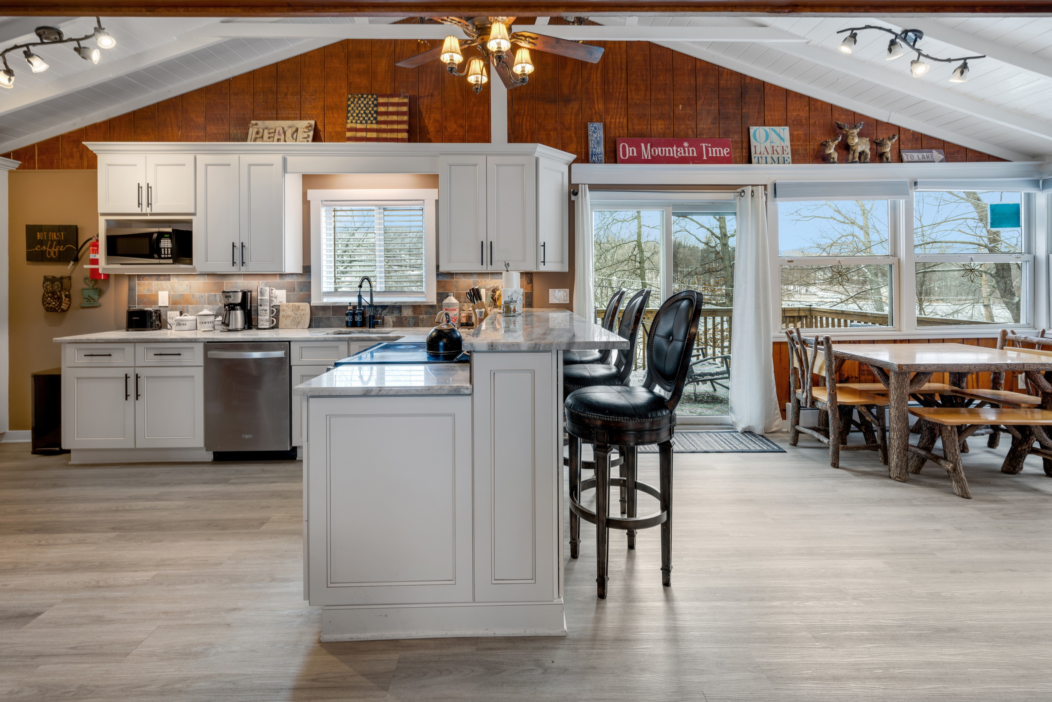 49 Lakeshore Drive Northwest 
