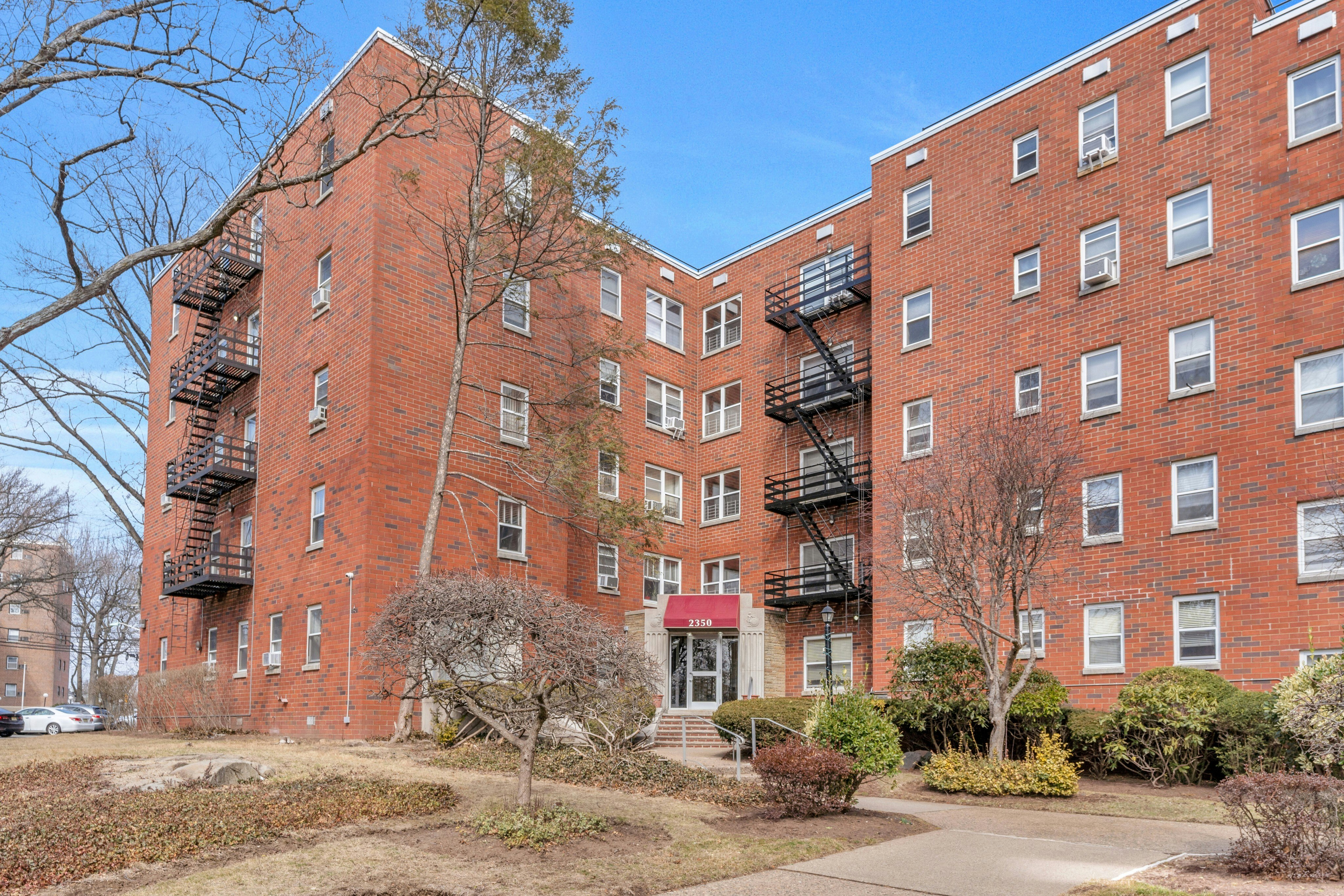 2350 Linwood Avenue #5B 