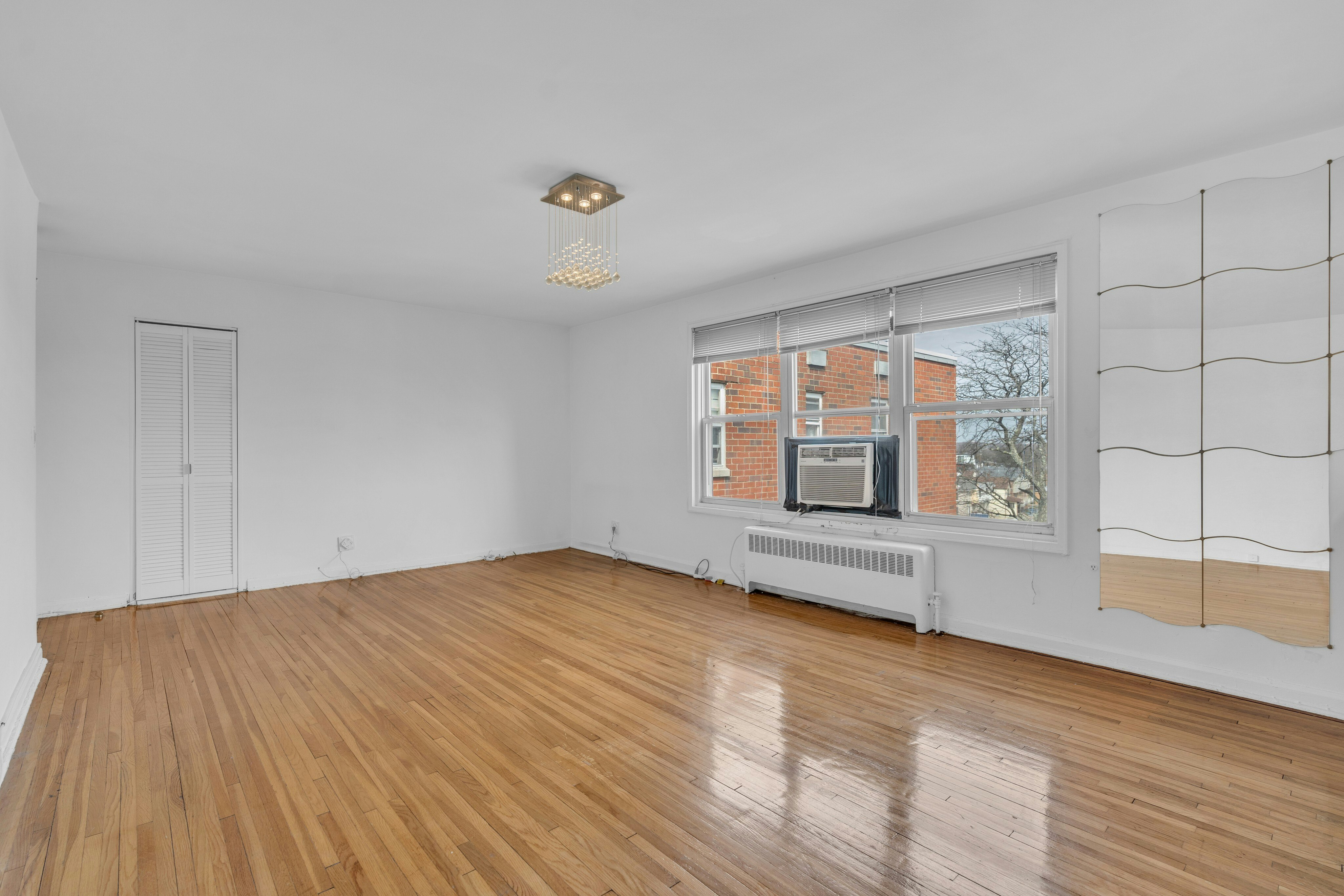 2350 Linwood Avenue #5B 