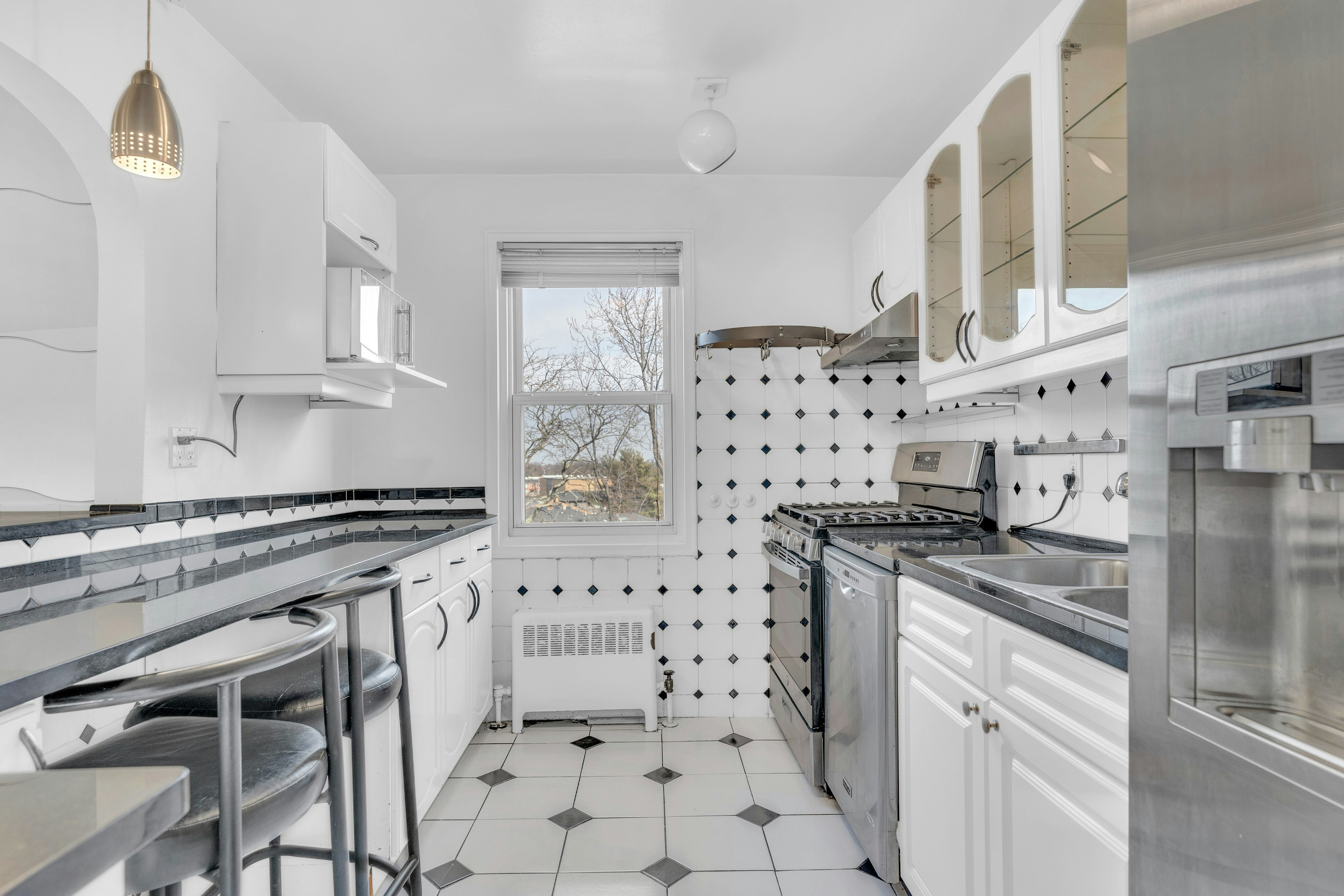 2350 Linwood Avenue #5B 