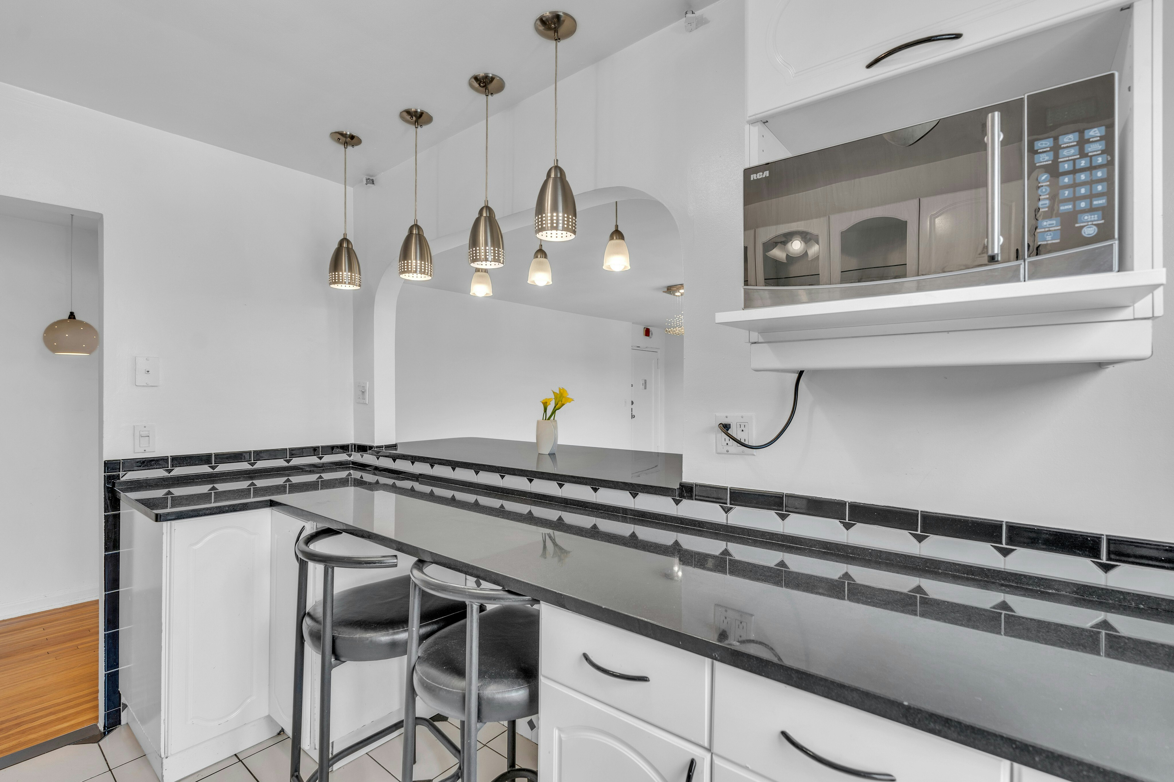 2350 Linwood Avenue #5B 