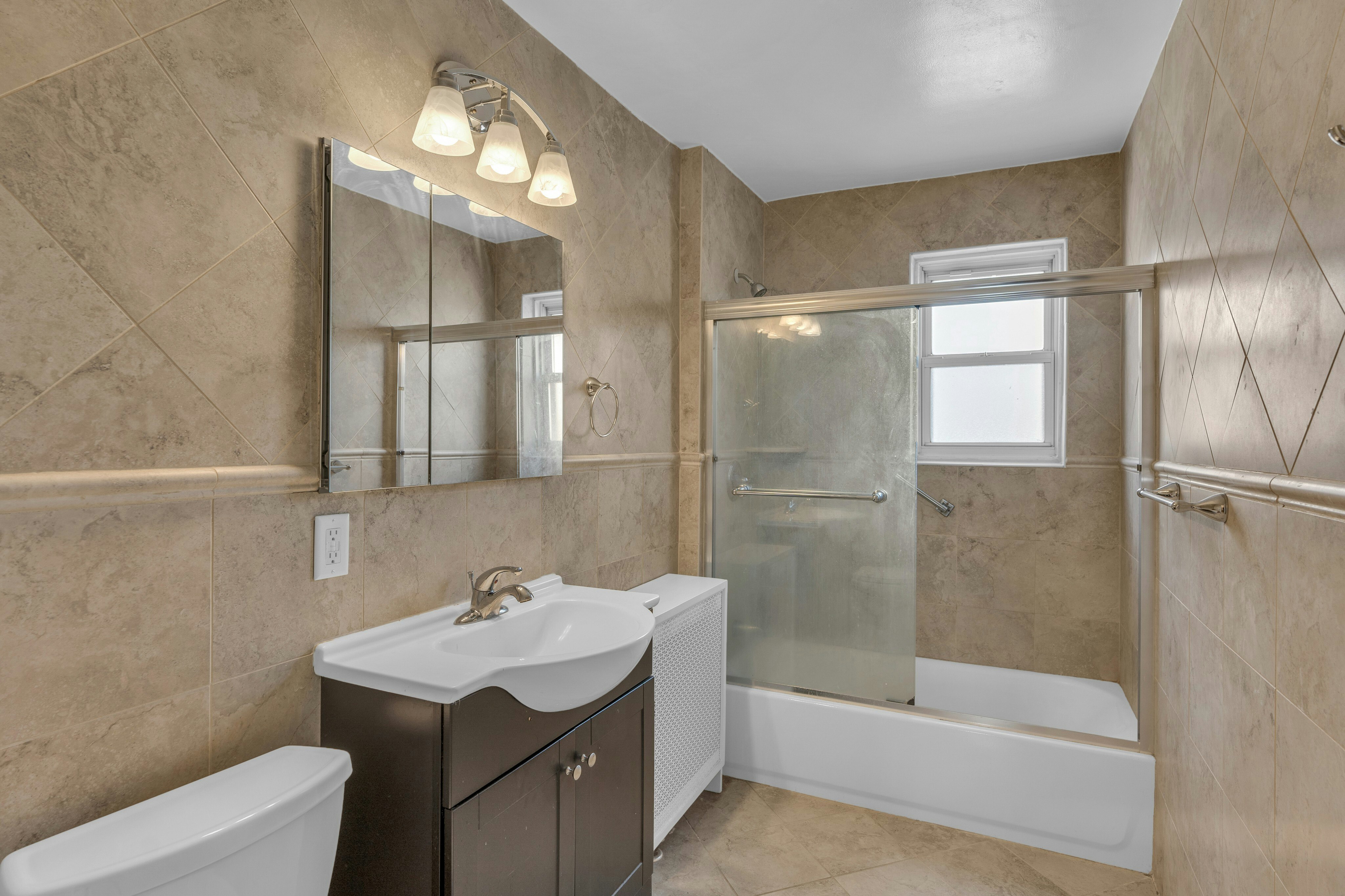 2350 Linwood Avenue #5B 