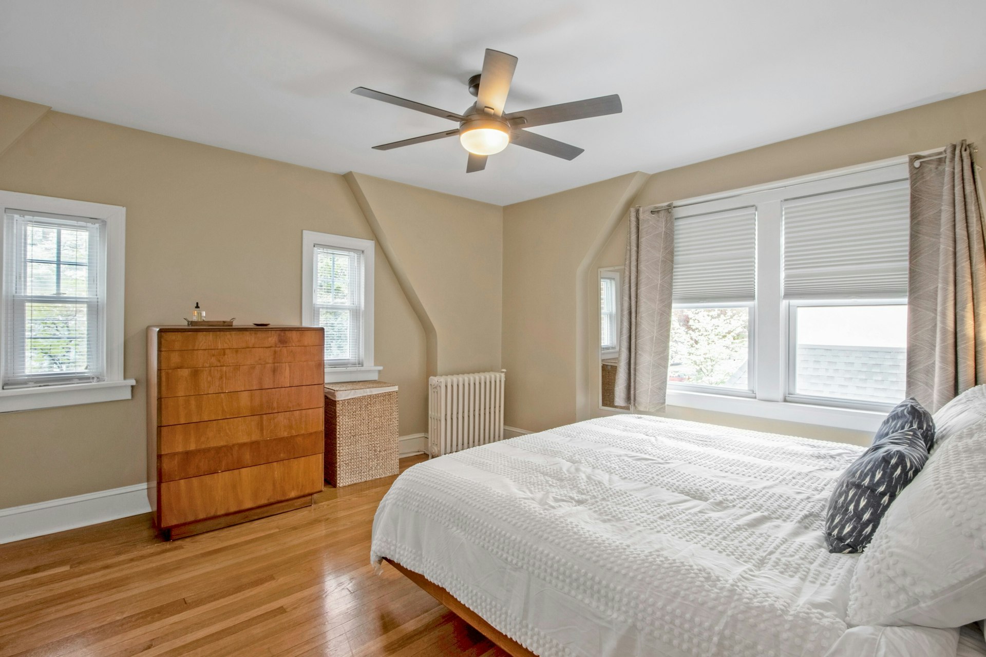425 Mountain View