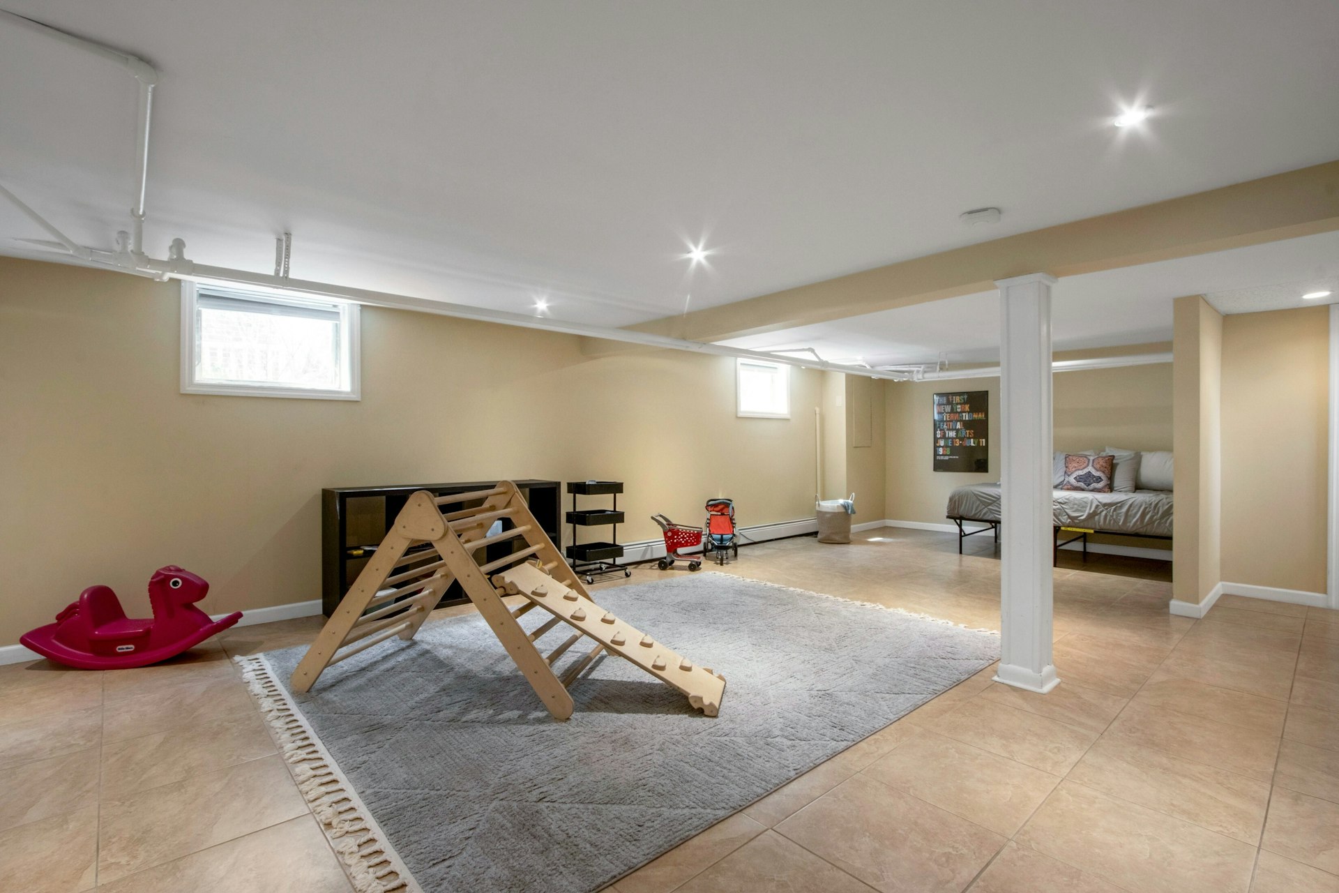 425 Mountain View