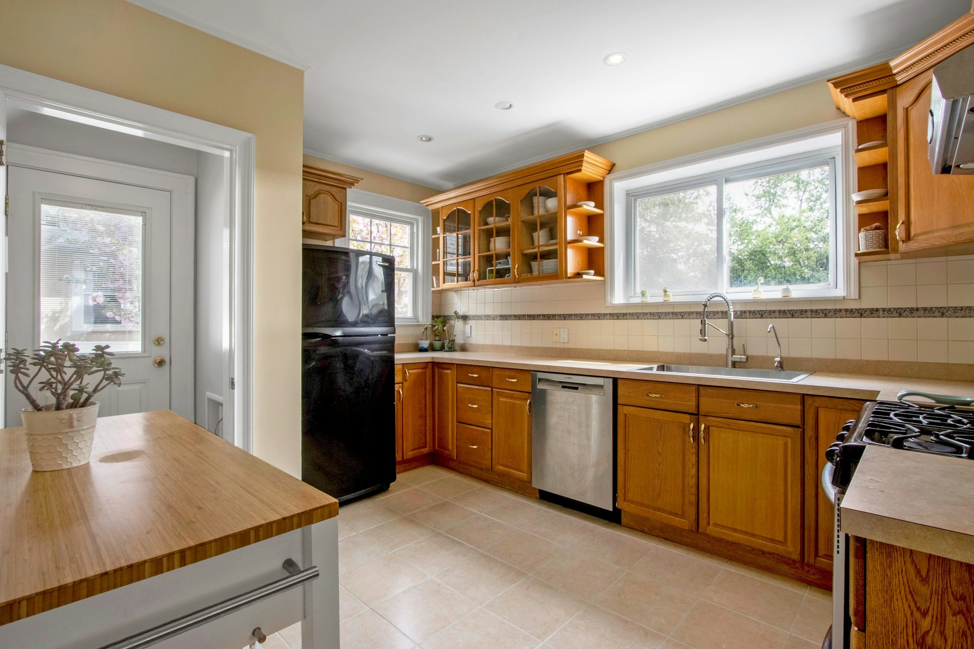 425 Mountain View