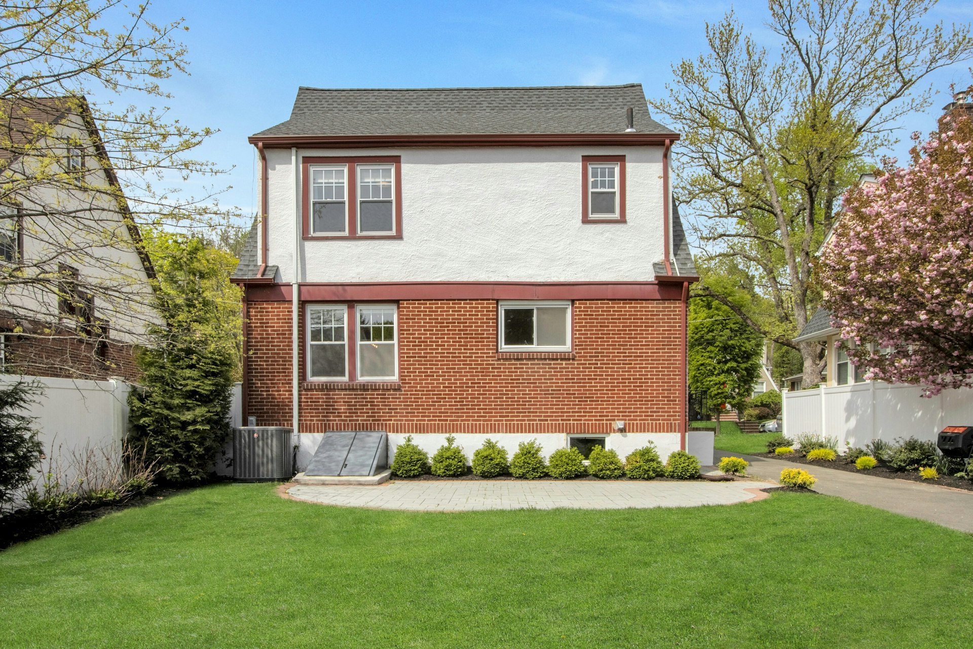 425 Mountain View