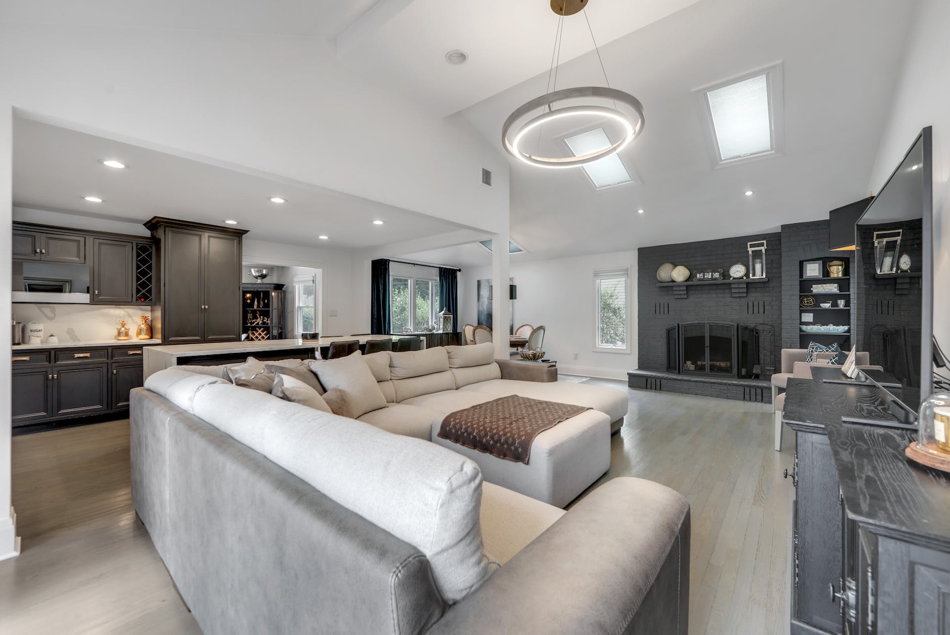983 Pines Terrace 