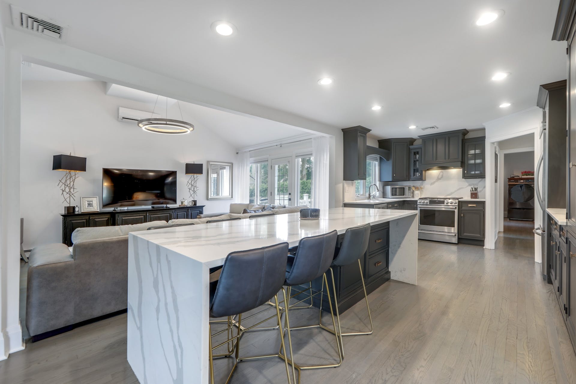 983 Pines Terrace 