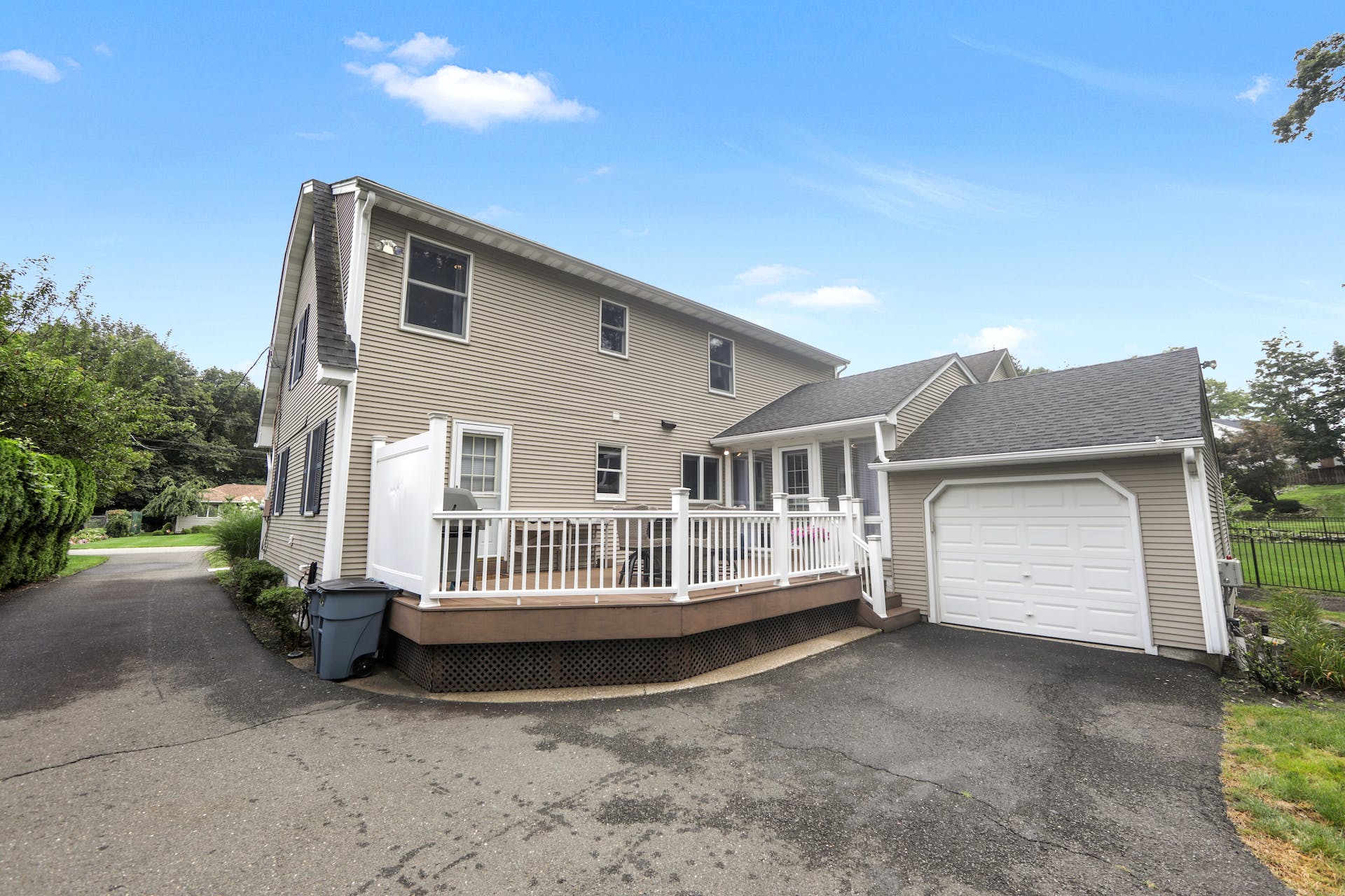983 Pines Terrace 