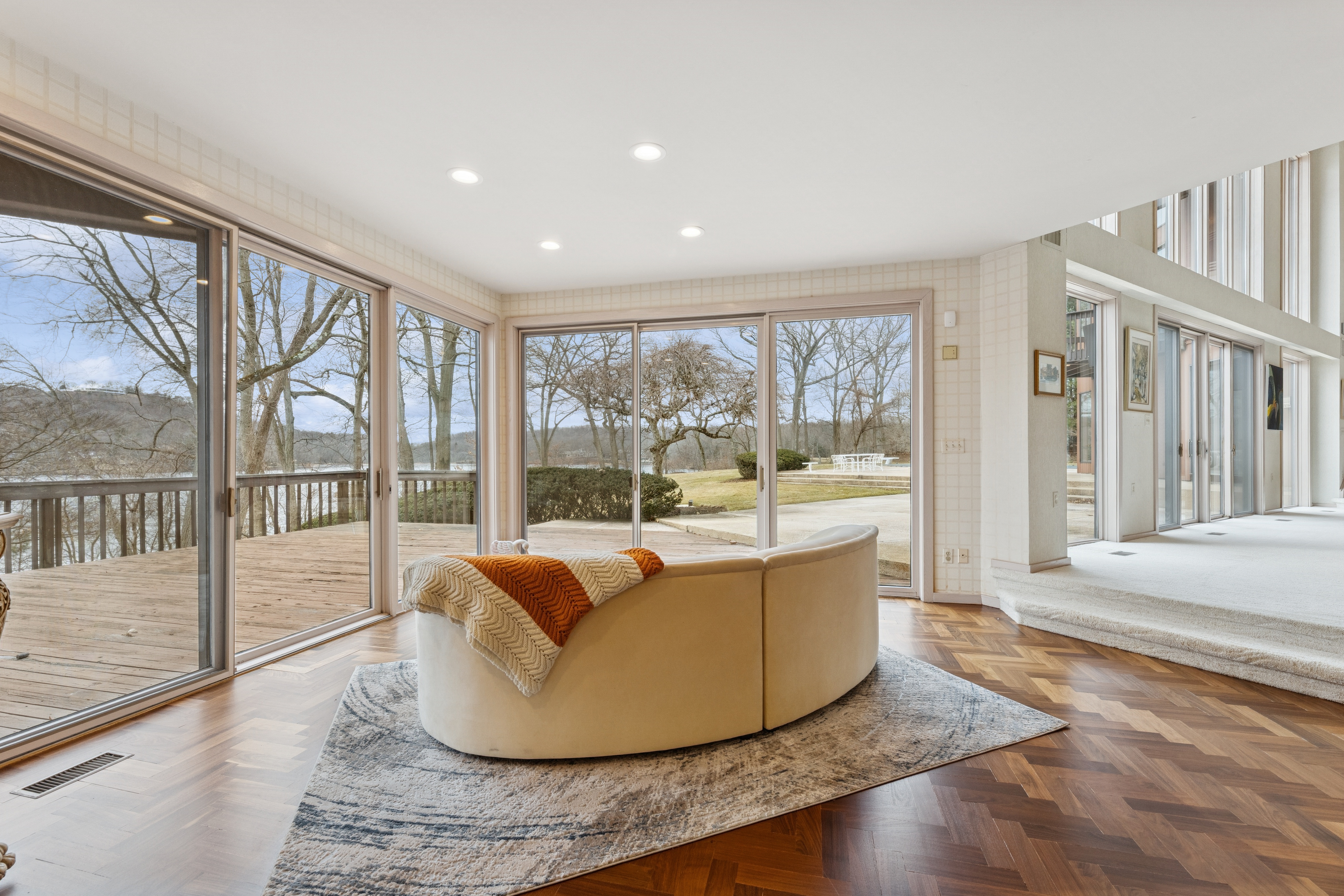 910 Franklin Lake Road 